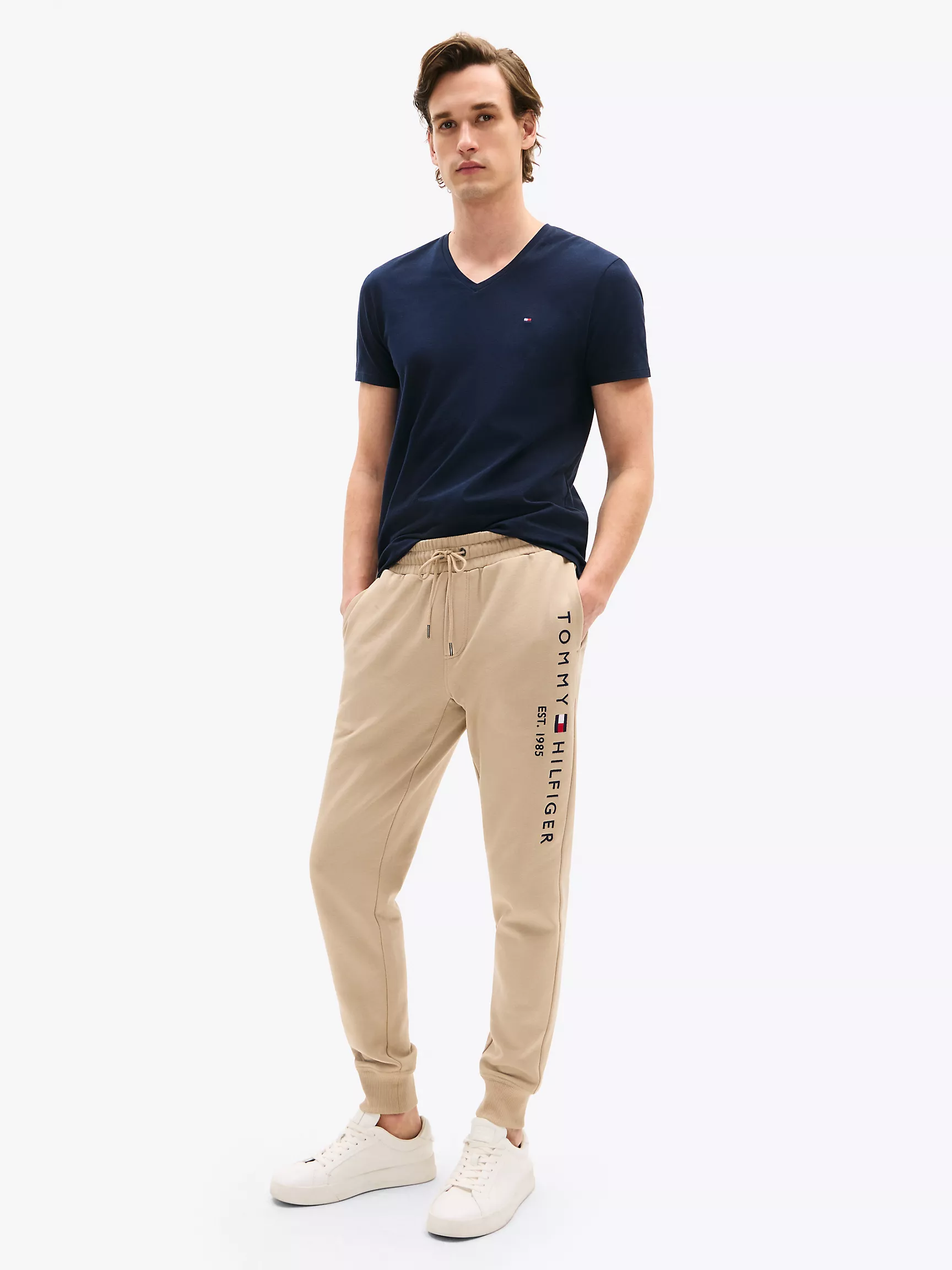 Мужская футболка Tommy Hilfiger, Приталенная футболка с V-образным вырезом