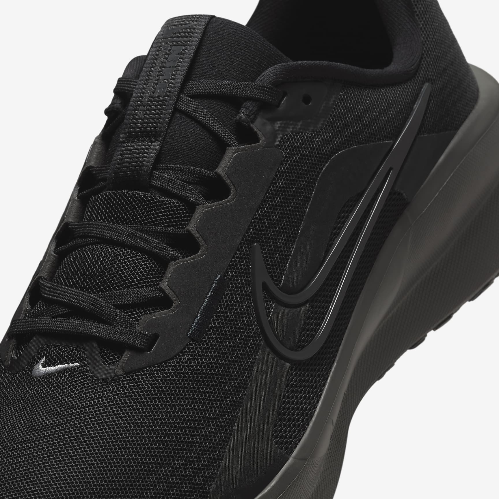 Nike Downshifter 13 Men's Road Running Shoes (Extra Wide)