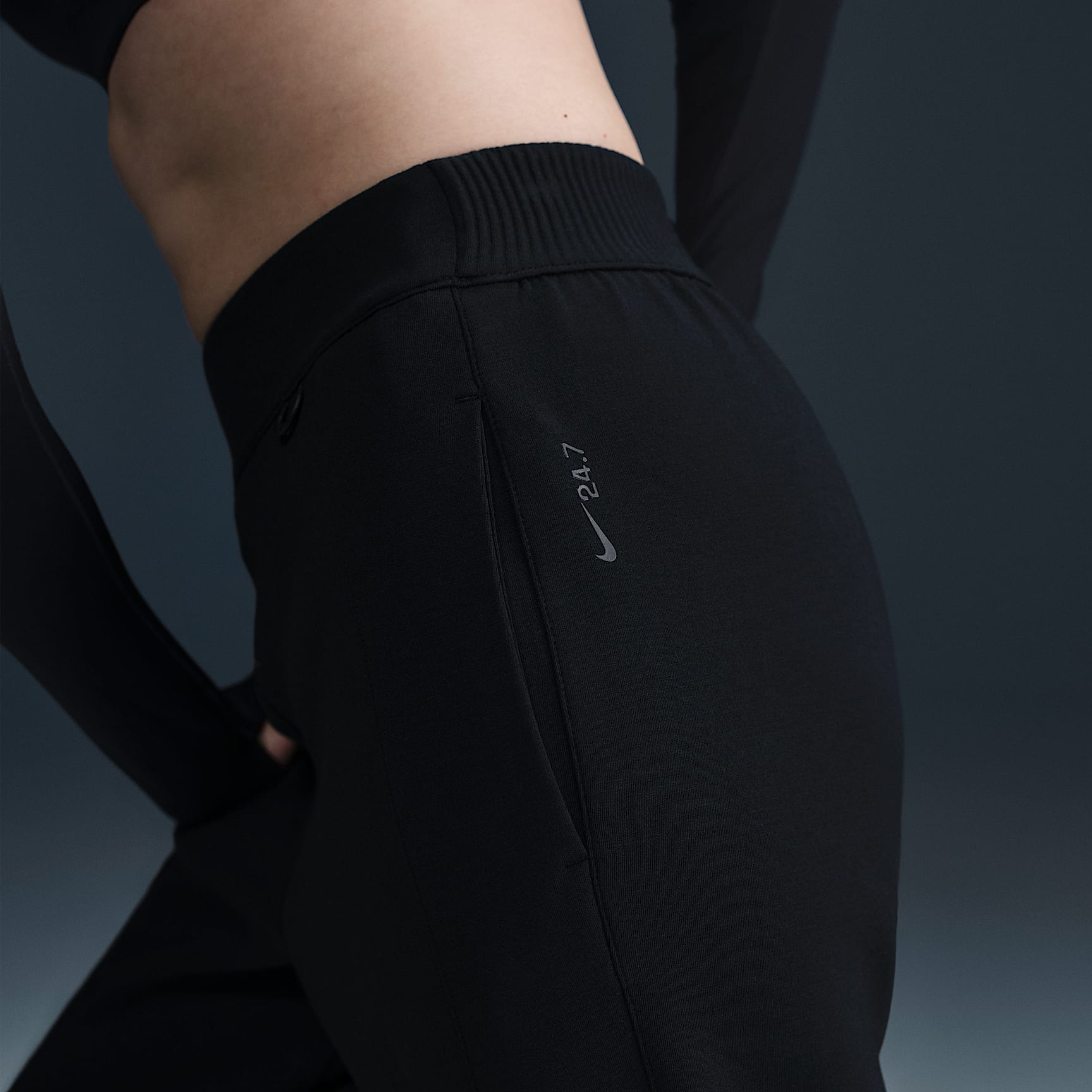 Nike 24.7 ImpossiblySoft Women's Dri-FIT Mid-Rise Joggers