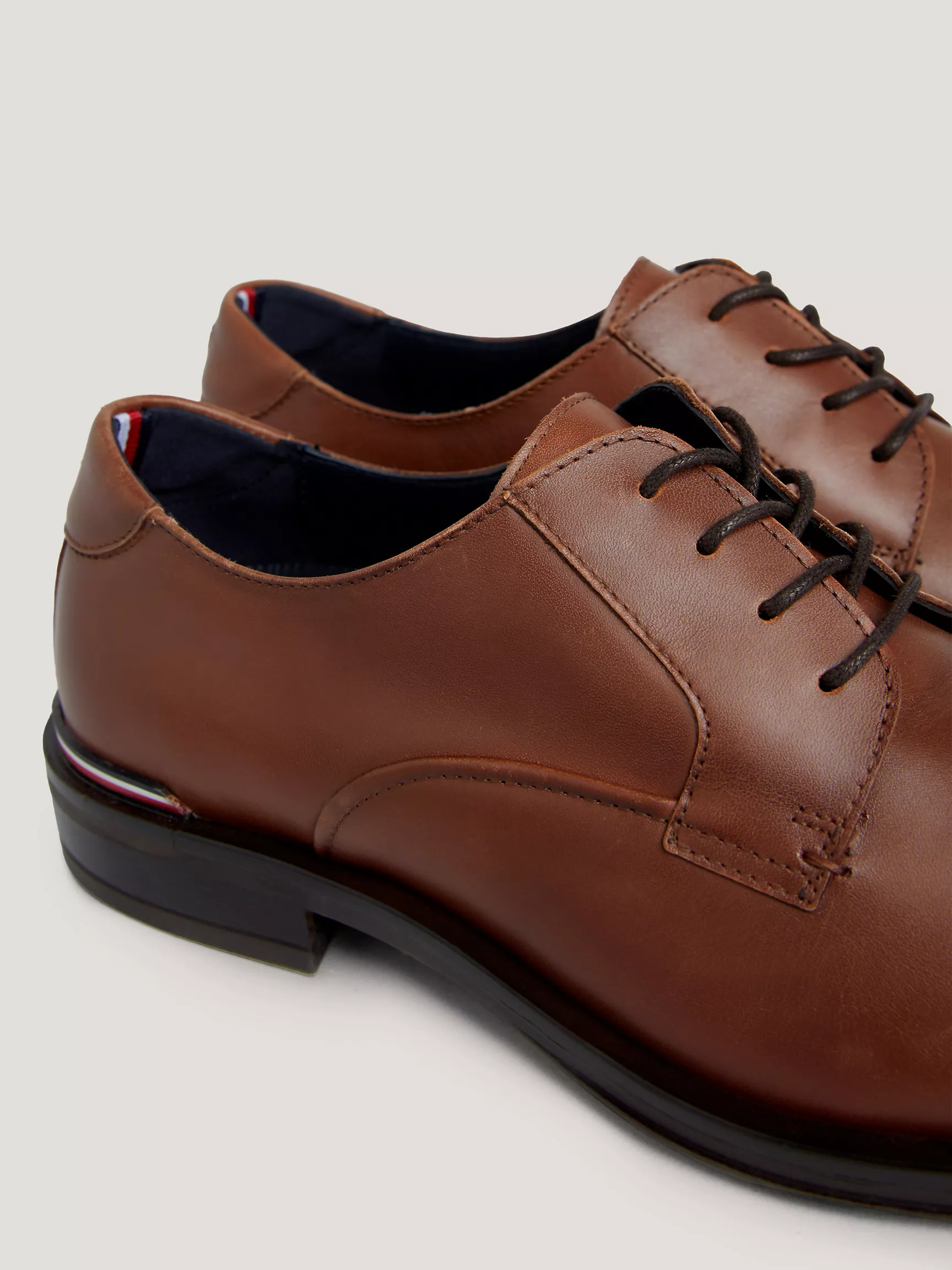 Мужская обувь Tommy Hilfiger, Кожаные туфли с флаговыми полосками