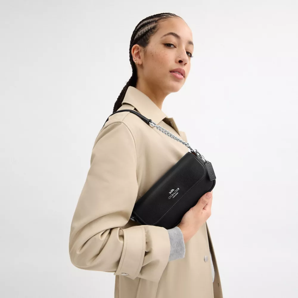 Сумка COACH Hailey Flap Bag