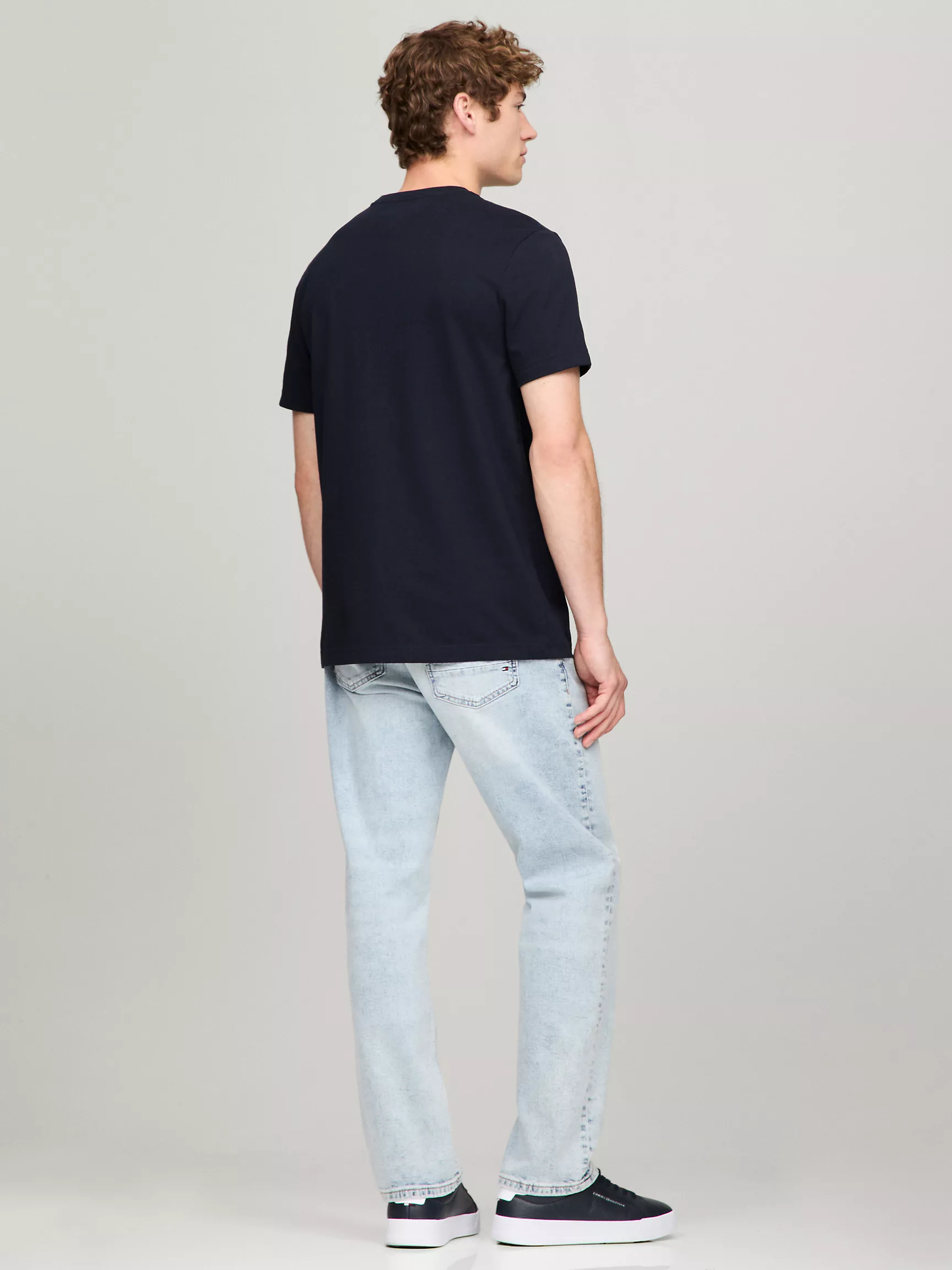 Мужская футболка Tommy Hilfiger, Приталенная футболка с вышитым логотипом Tommy