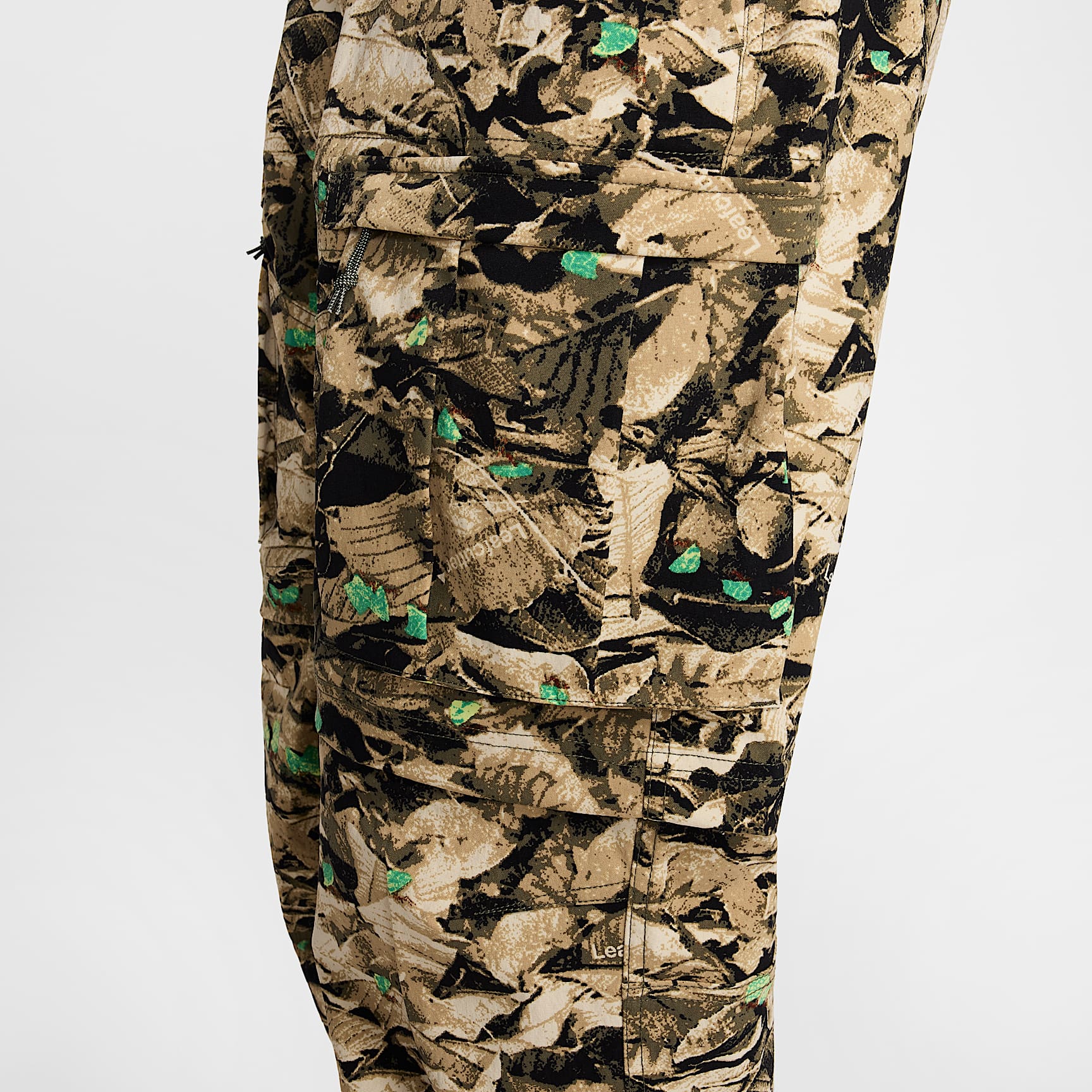 Nike ACG "Smith Summit" Water-Repellent UV Cargo Pants
