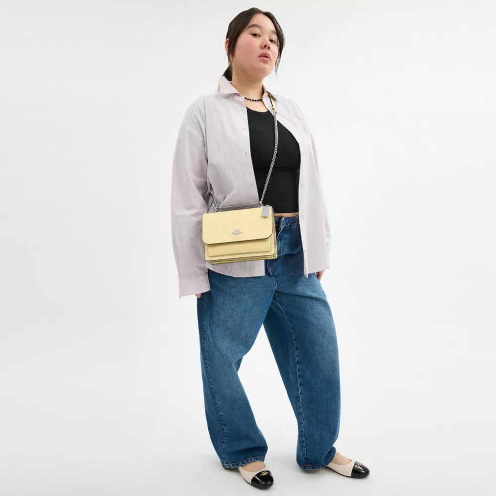 Сумка COACH Klare Crossbody Bag In Signature Canvas