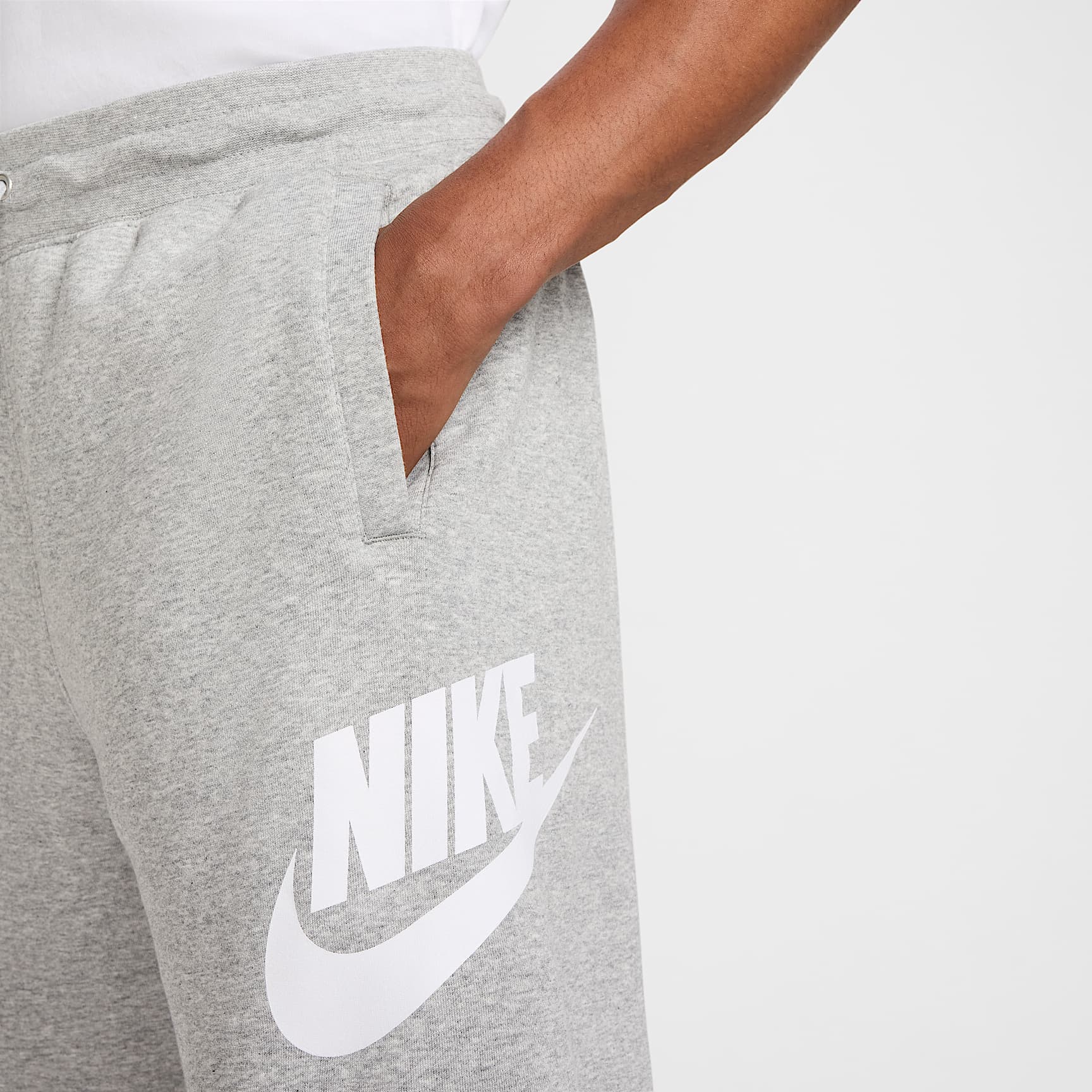 Nike Club Men's French Terry Alumni Shorts