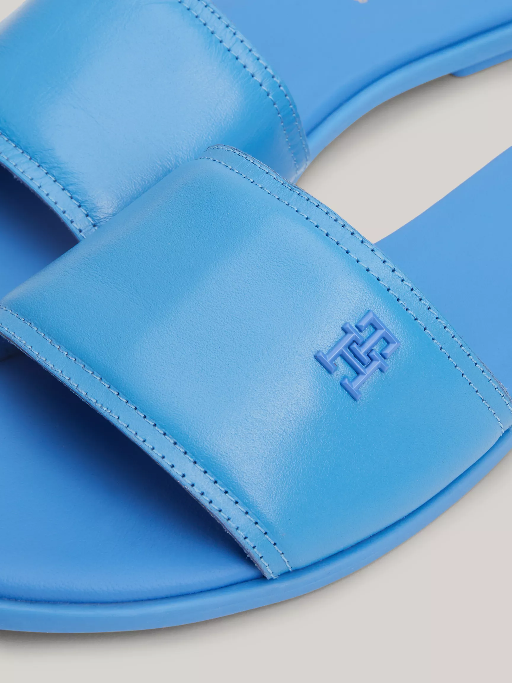 Женские сандалии Tommy Hilfiger, Кожаные сандалии с логотипом TH