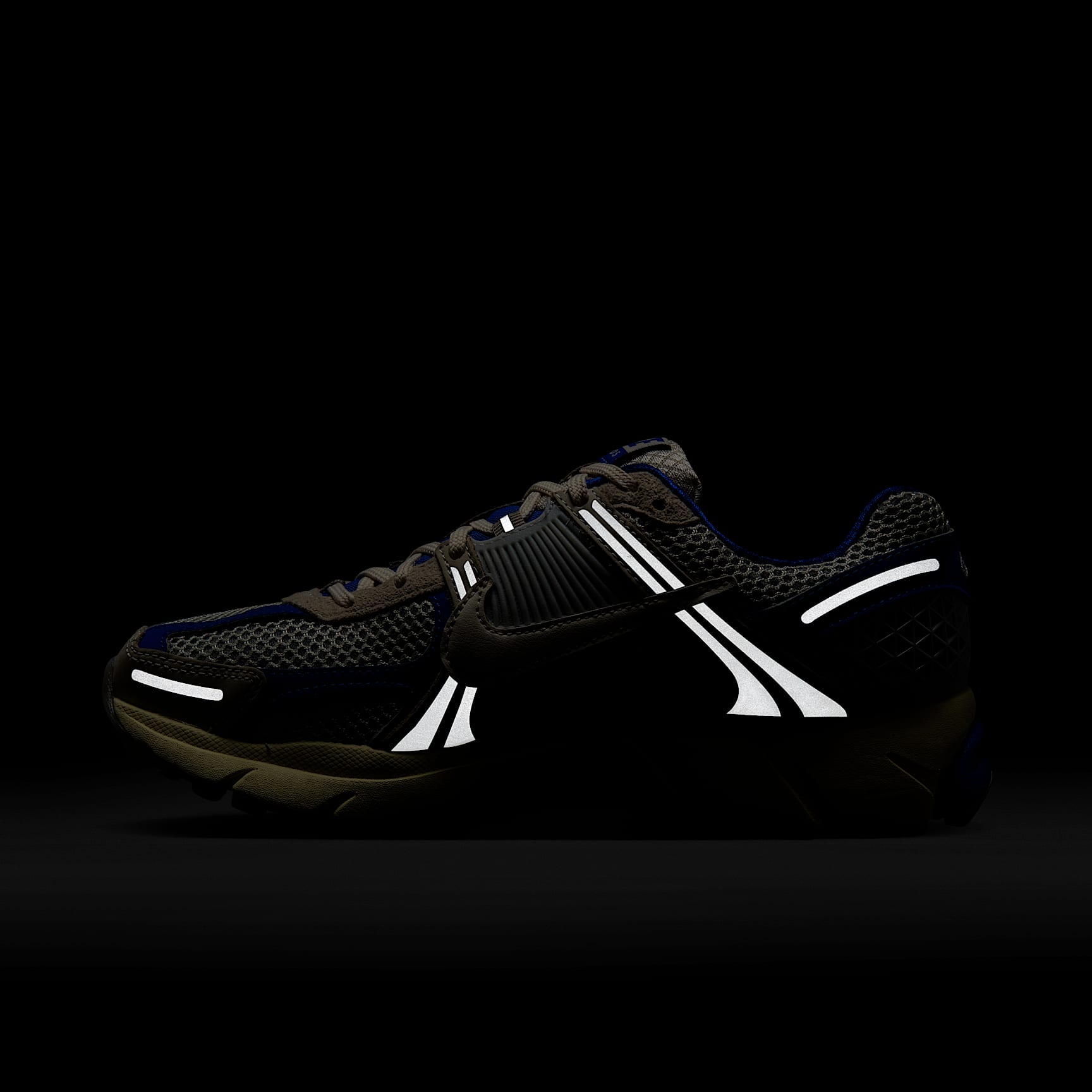 Nike Zoom Vomero 5 Women's Shoes