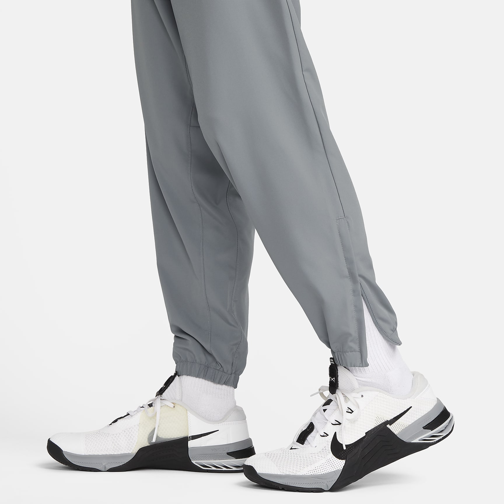 Nike Form Men's Dri-FIT Tapered Versatile Pants
