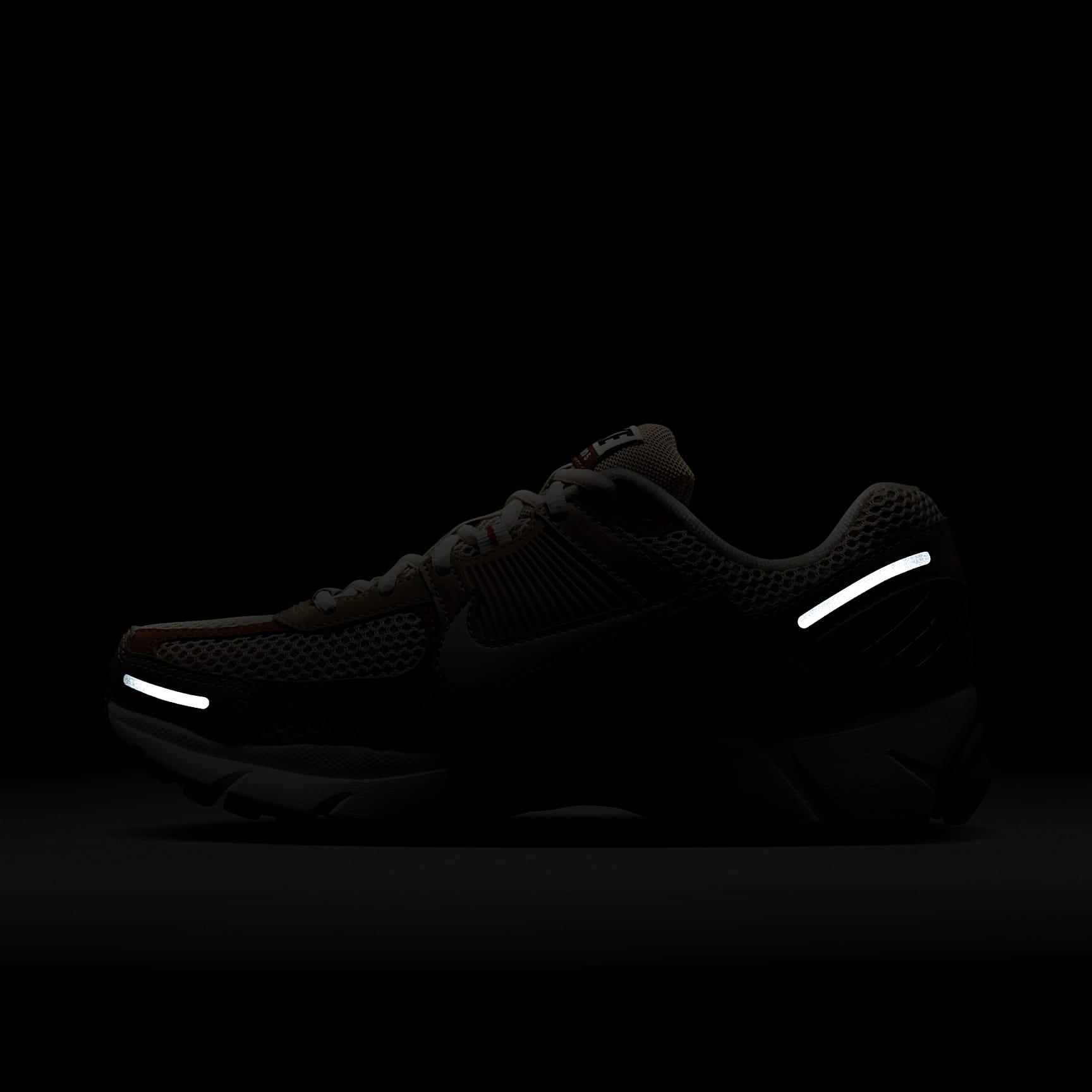 Nike Zoom Vomero 5 Women's Shoes