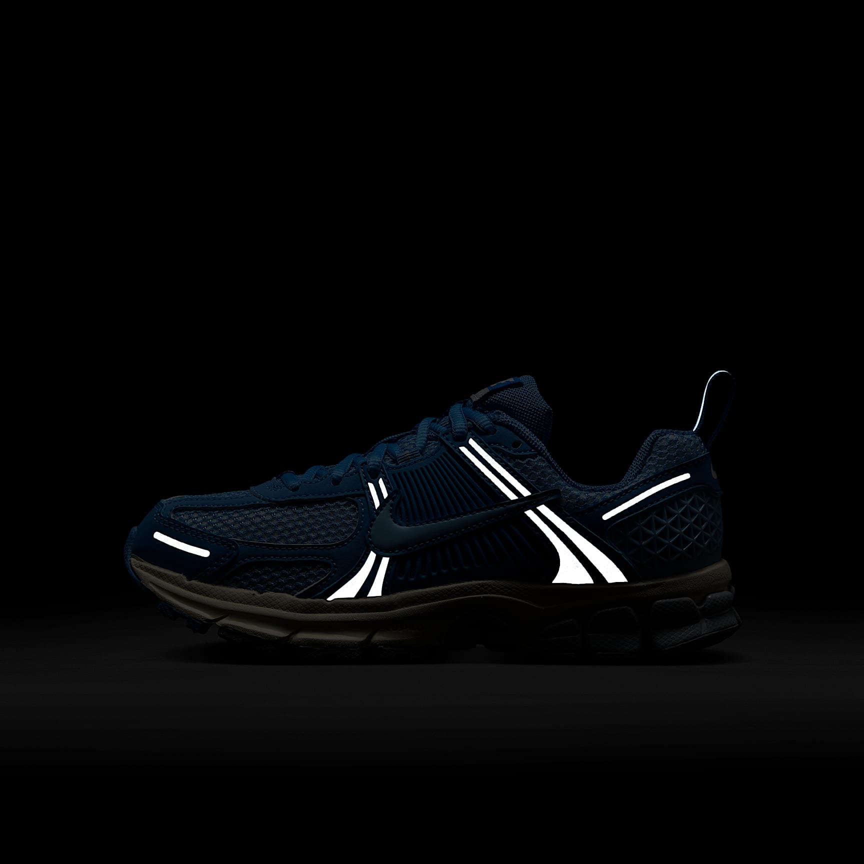 Nike Vomero 5 Big Kids' Shoes