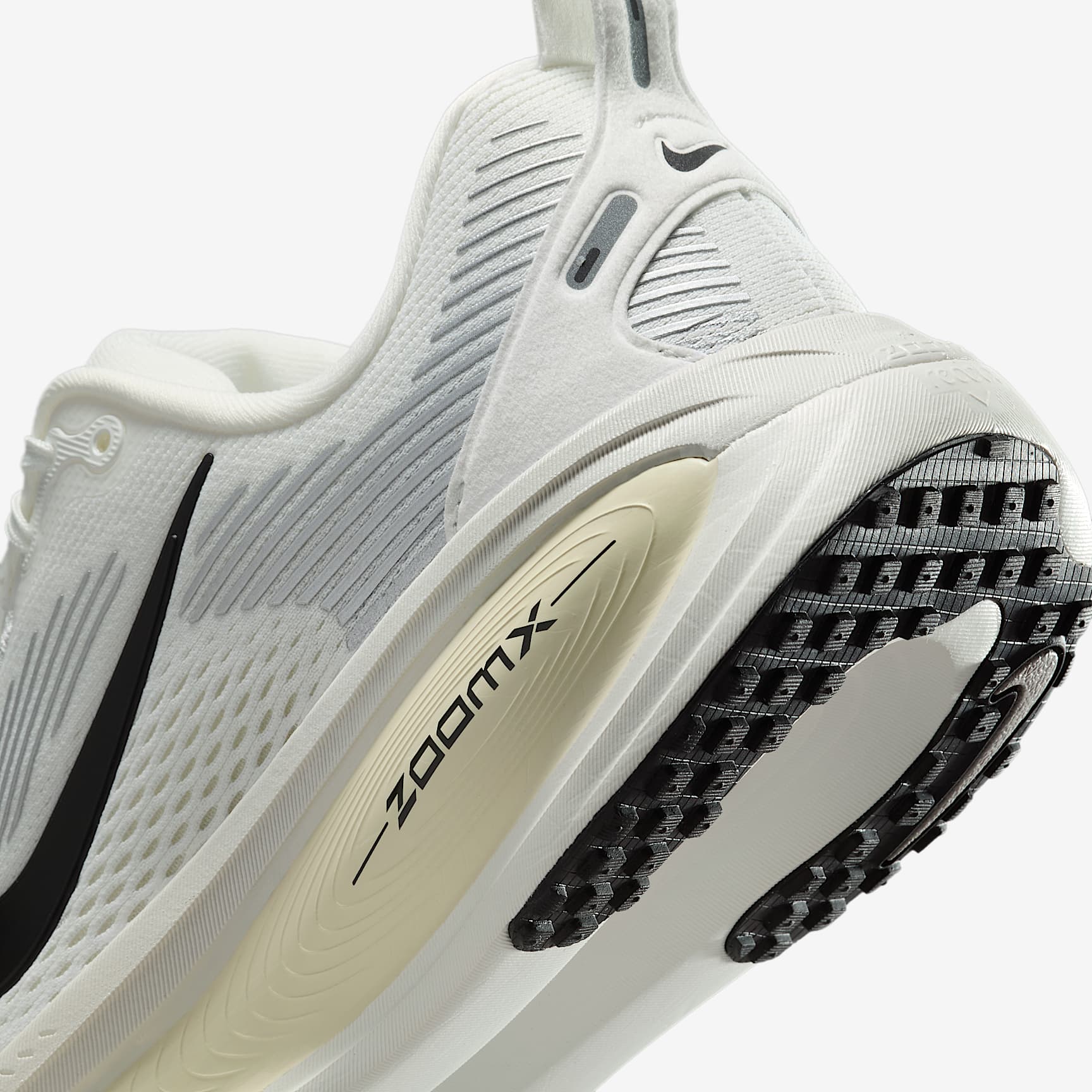 Nike Vomero 18 Women's Road Running Shoes