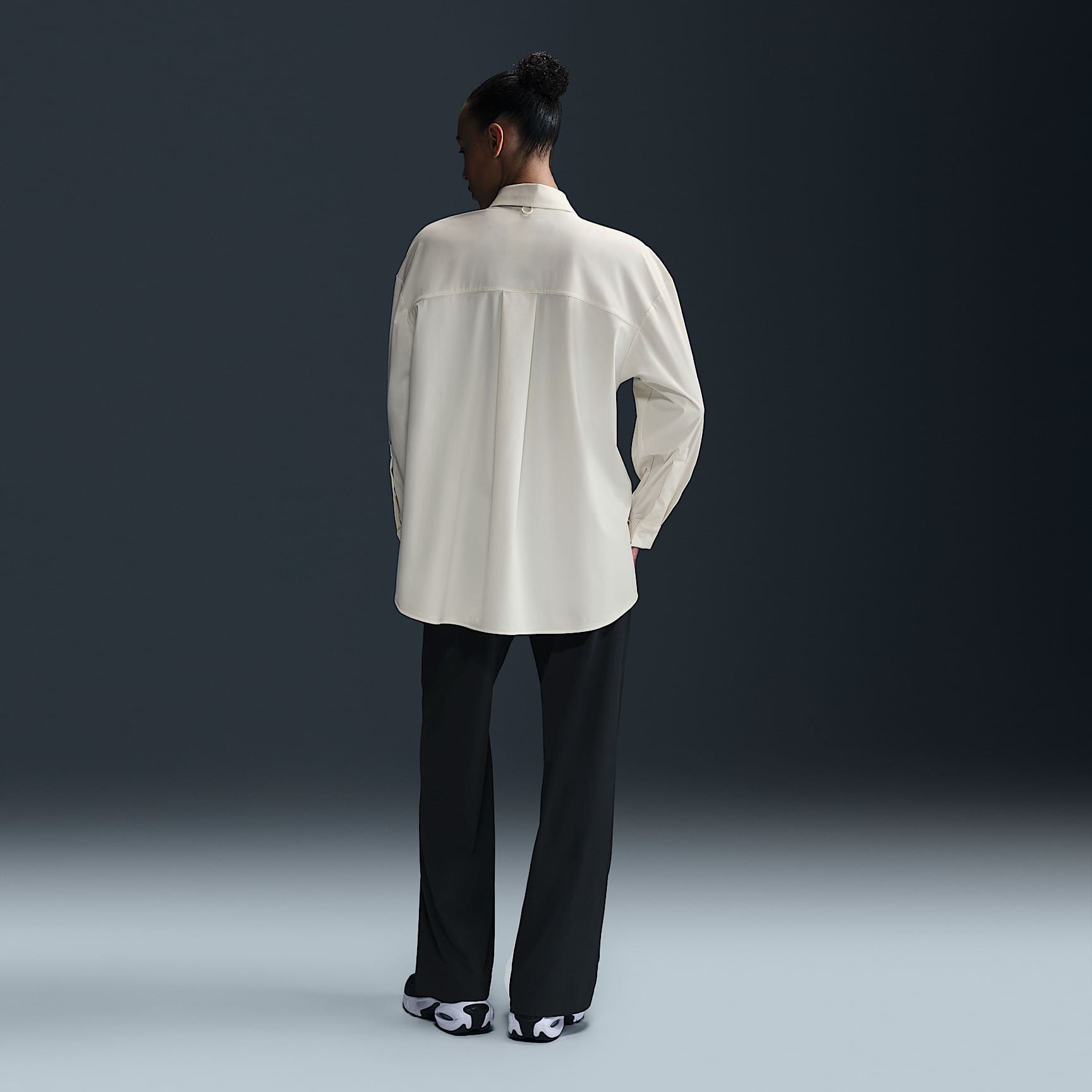 Nike 24.7 PerfectStretch Women's Dri-FIT Oversized Long-Sleeve Shirt