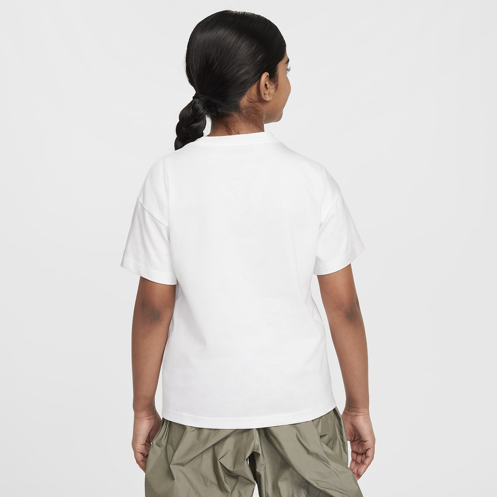 Nike Sportswear Big Kids' (Girls') T-Shirt