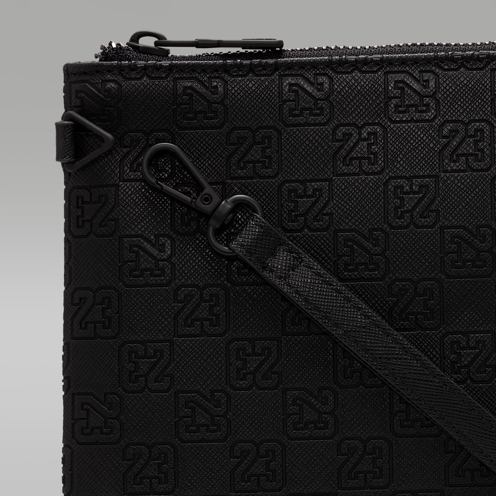 Jordan Monogram Pouch (0.69L)