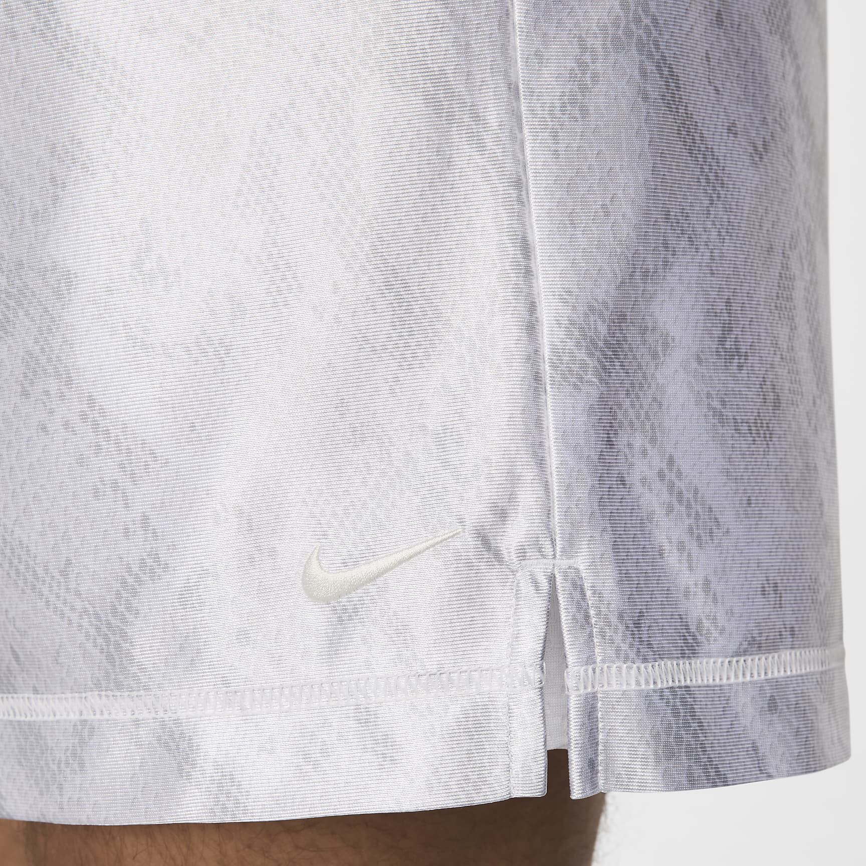 Kobe Men's 6" Nike Dri-FIT Standard Issue Reversible Basketball Shorts