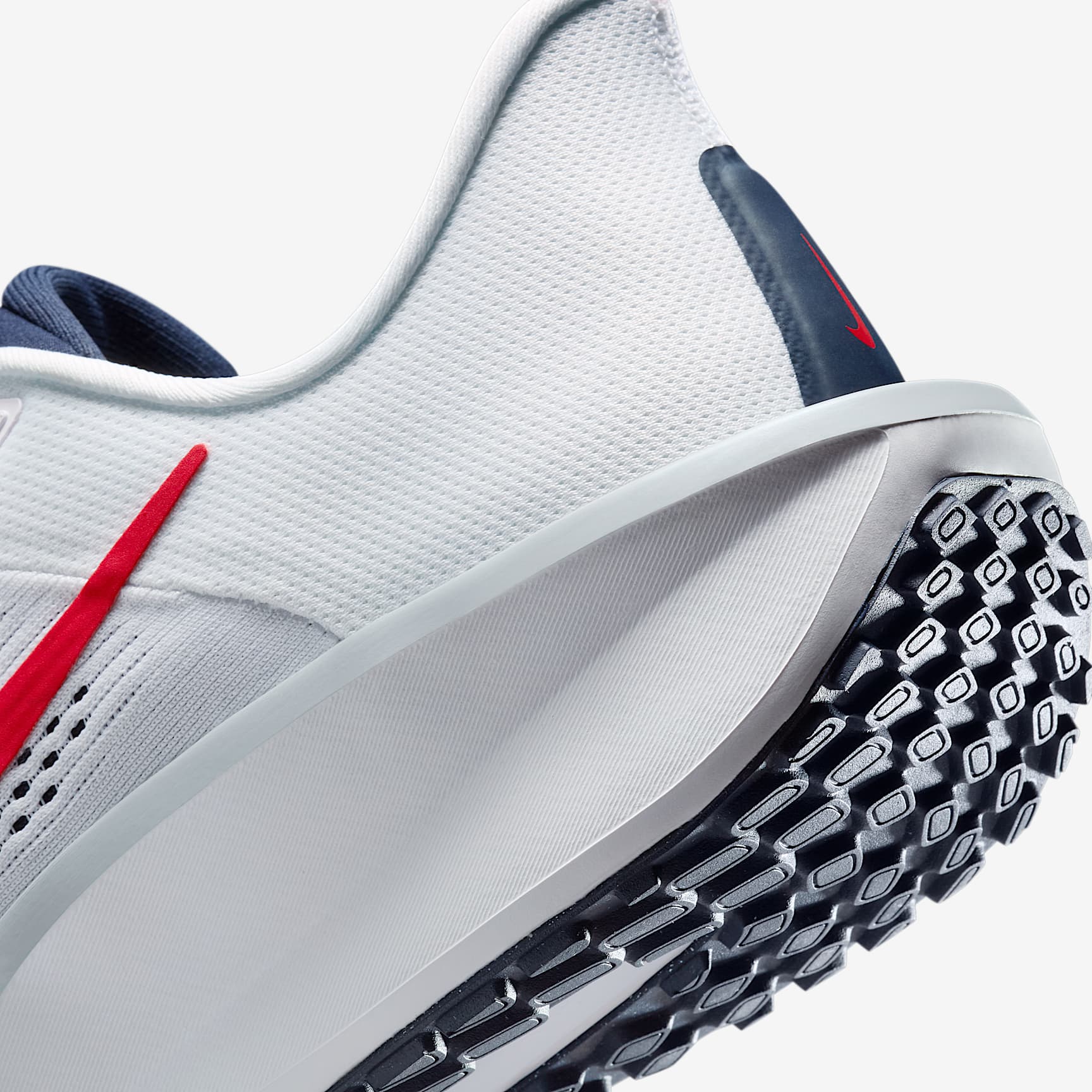 Nike Quest 6 Men's Road Running Shoes