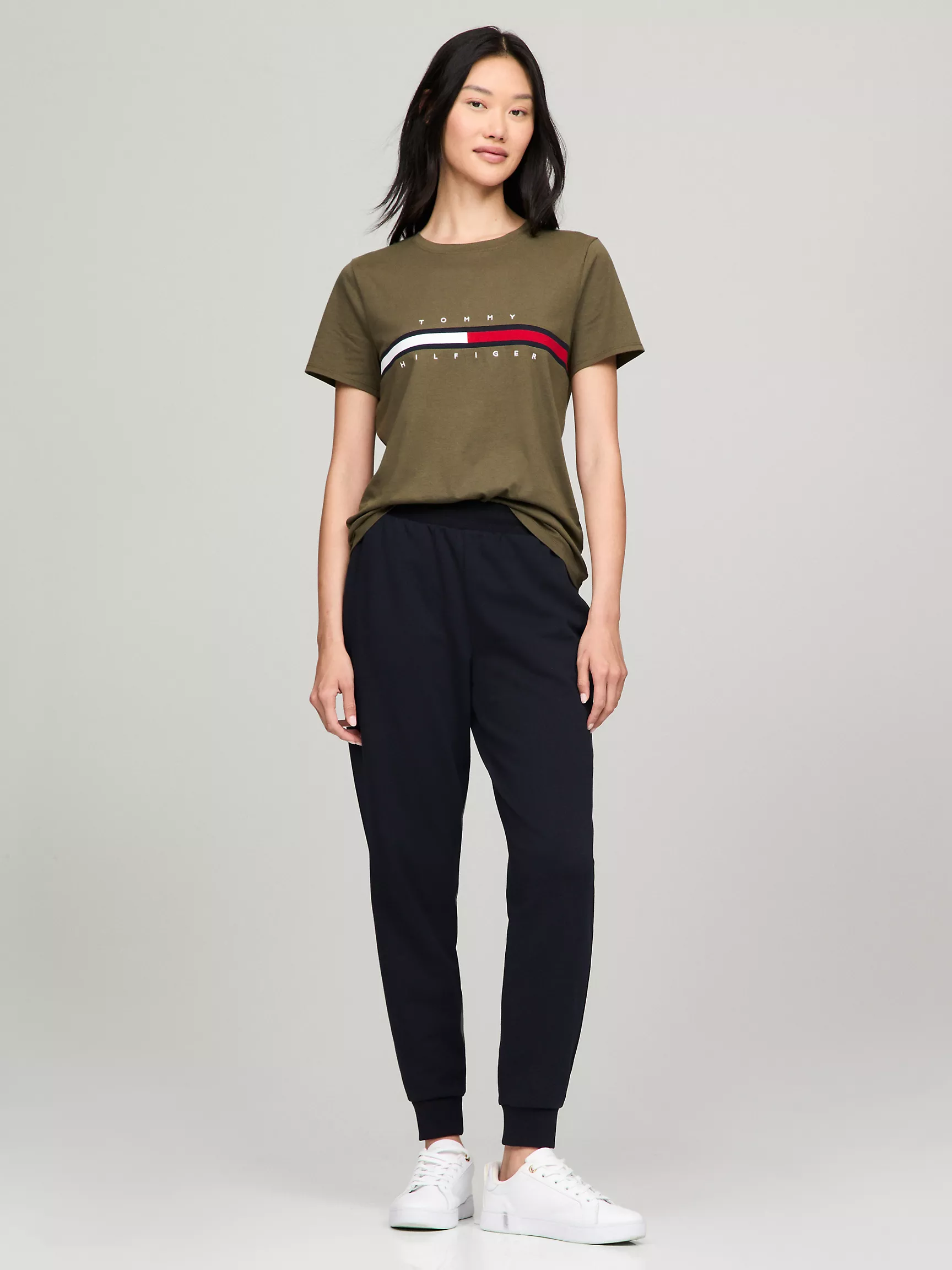 Женская футболка Tommy Hilfiger, Футболка с вышитым логотипом и полоской в стиле флага