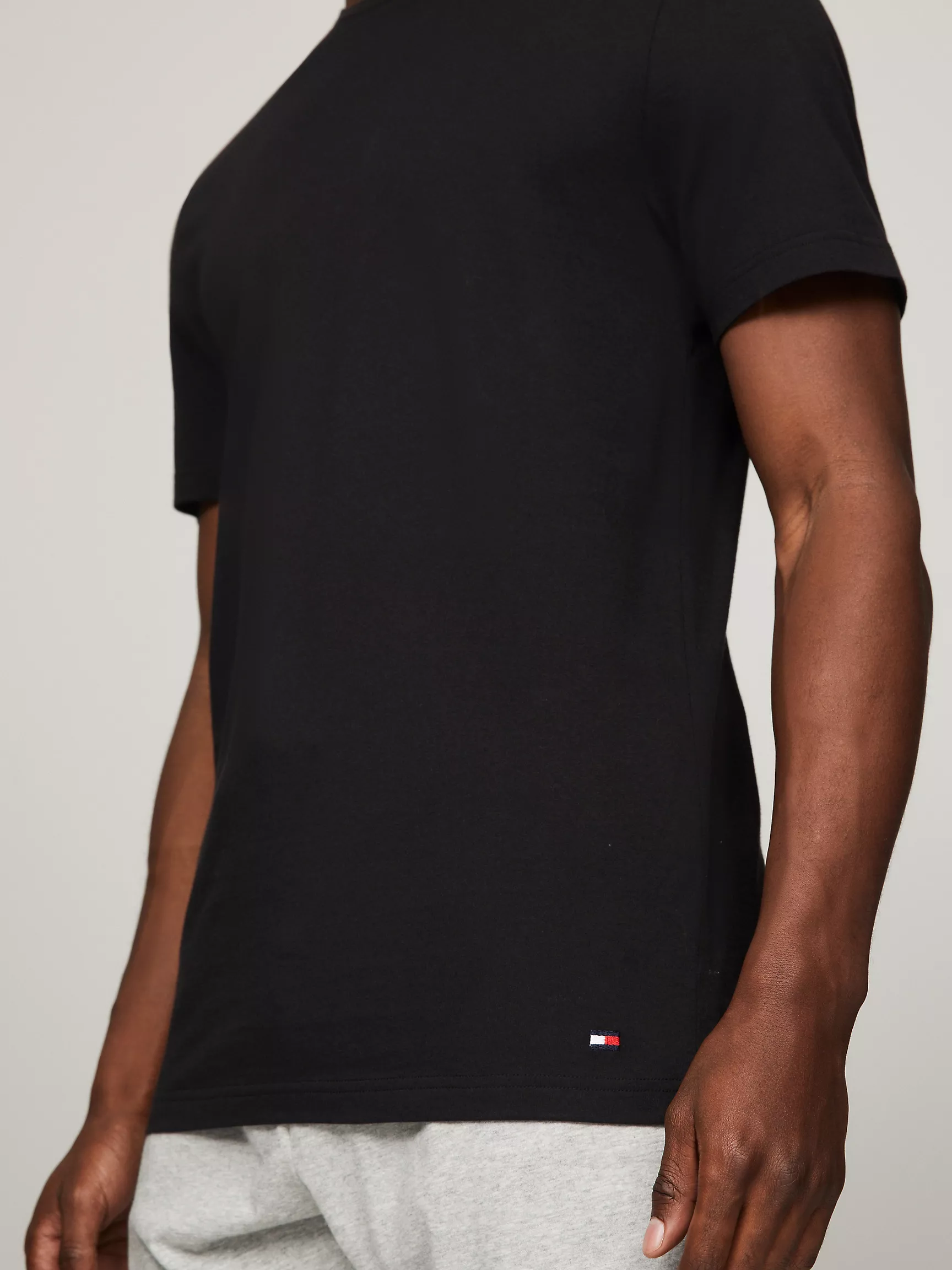 Мужское нижнее белье Tommy Hilfiger, Классические хлопковые футболки с круглым вырезом (набор 3 шт.)