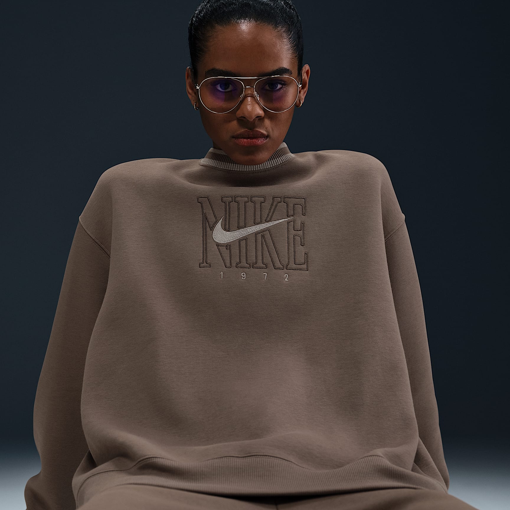 Nike Sportswear Phoenix Fleece Women's Oversized Graphic Crew-Neck Sweatshirt