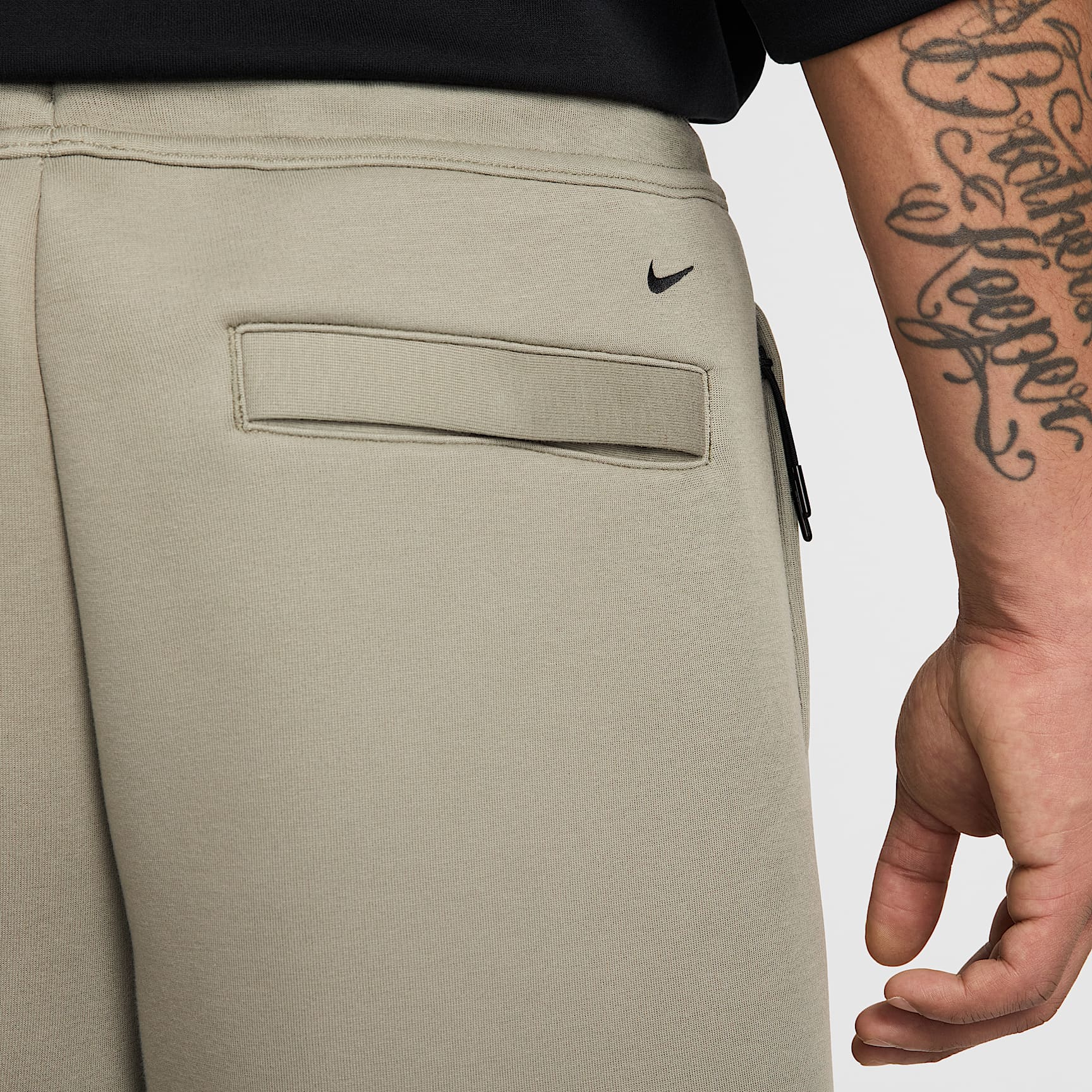 Nike Tech Men's Wide-Leg Fleece Pants