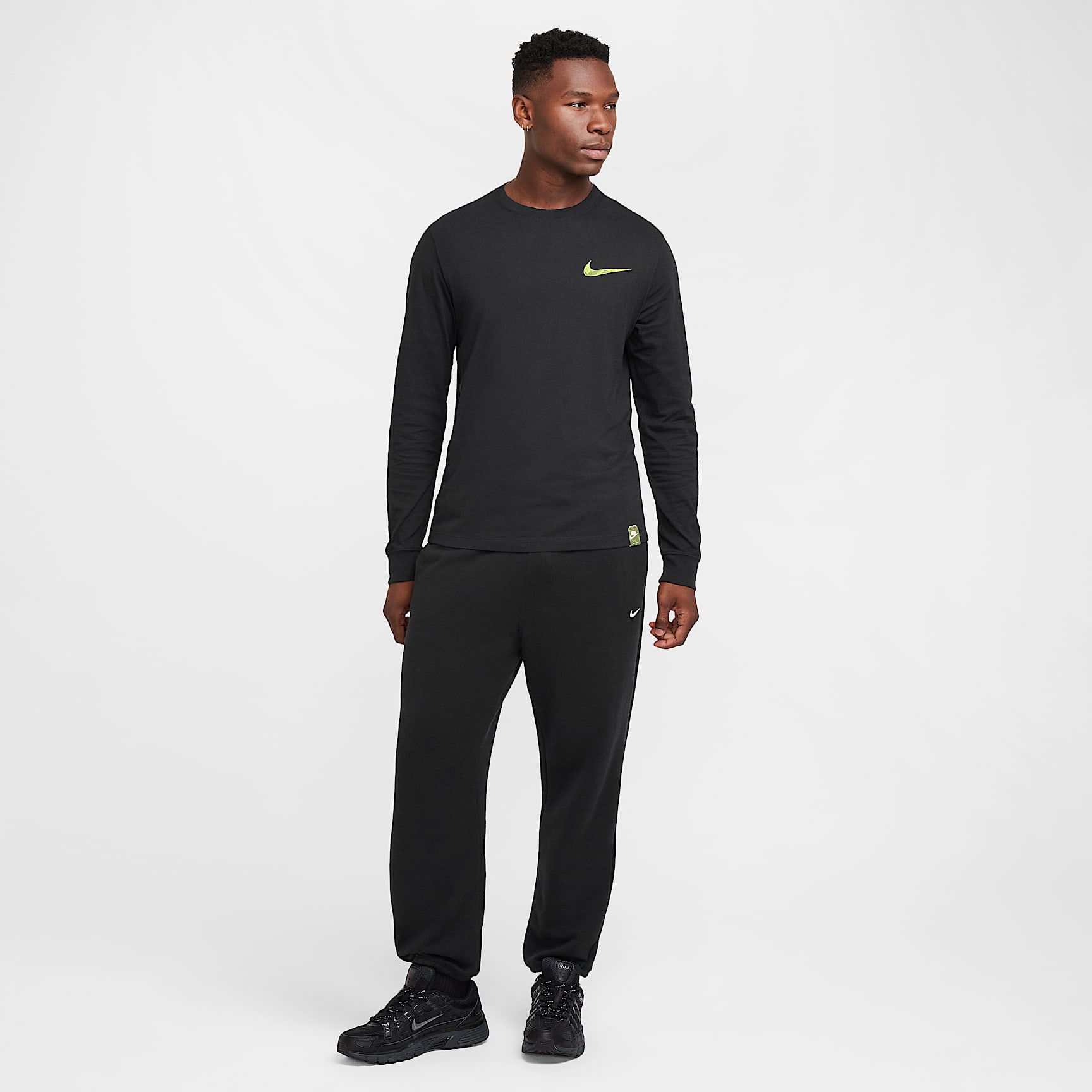Nike Sportswear Club Long-Sleeve T-Shirt