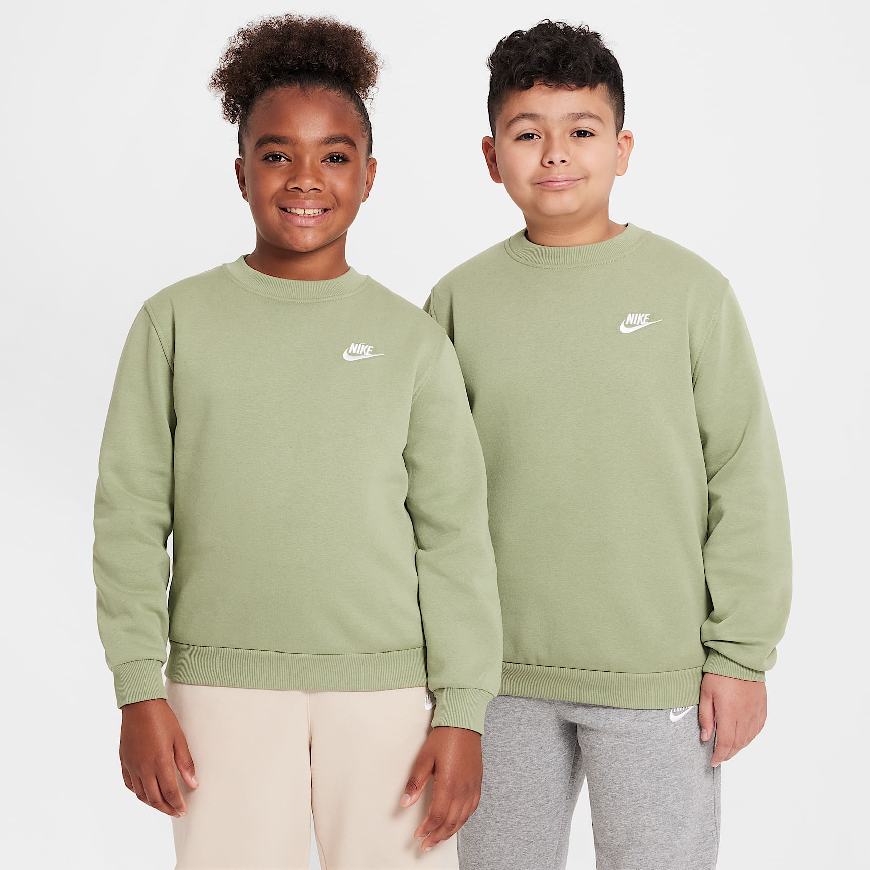 Nike Sportswear Club Fleece Big Kids' Sweatshirt (Extended Size)