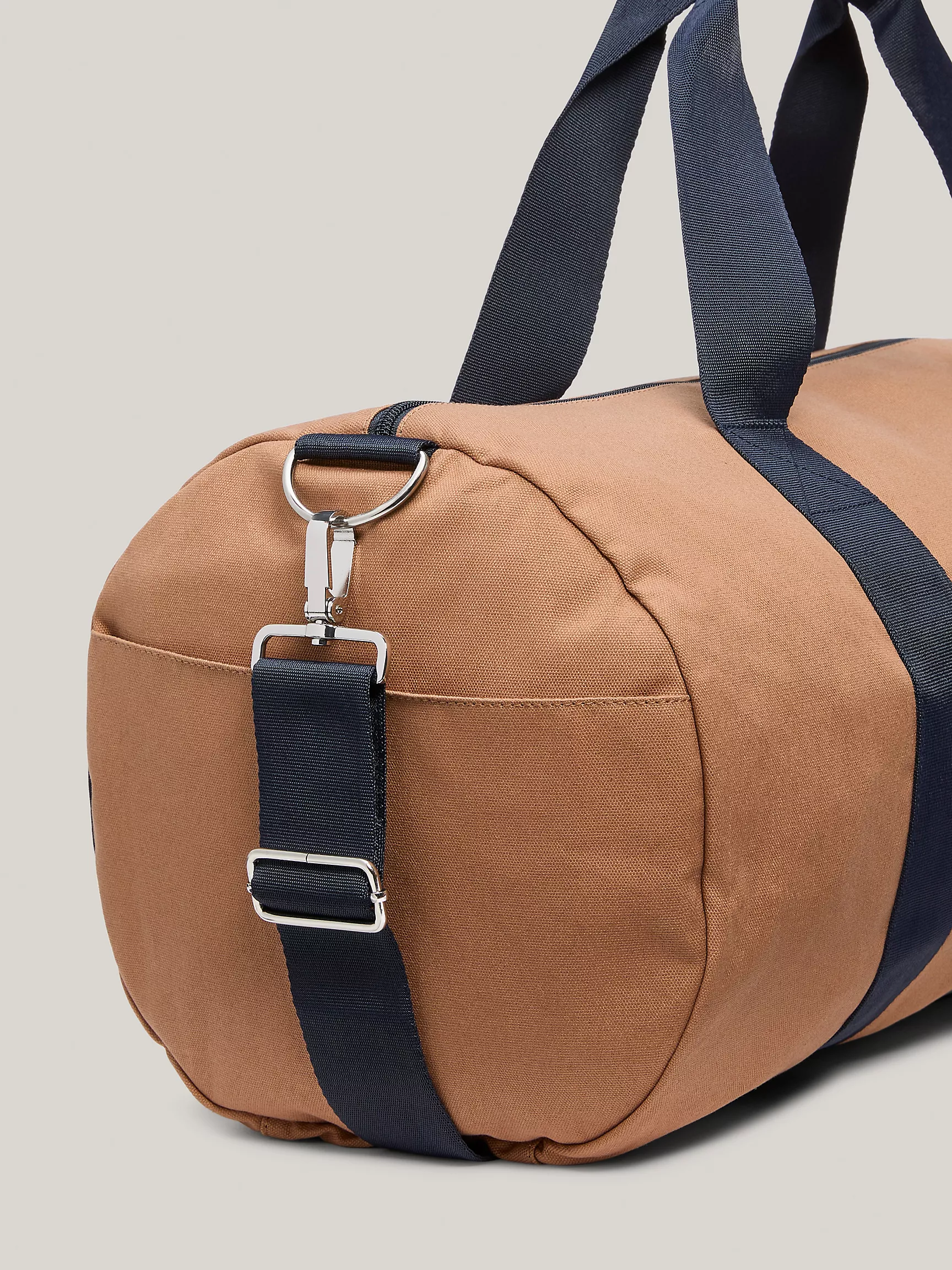 Сумка унисекс Tommy Hilfiger, Дорожная сумка-дафл из канваса с логотипом Tommy