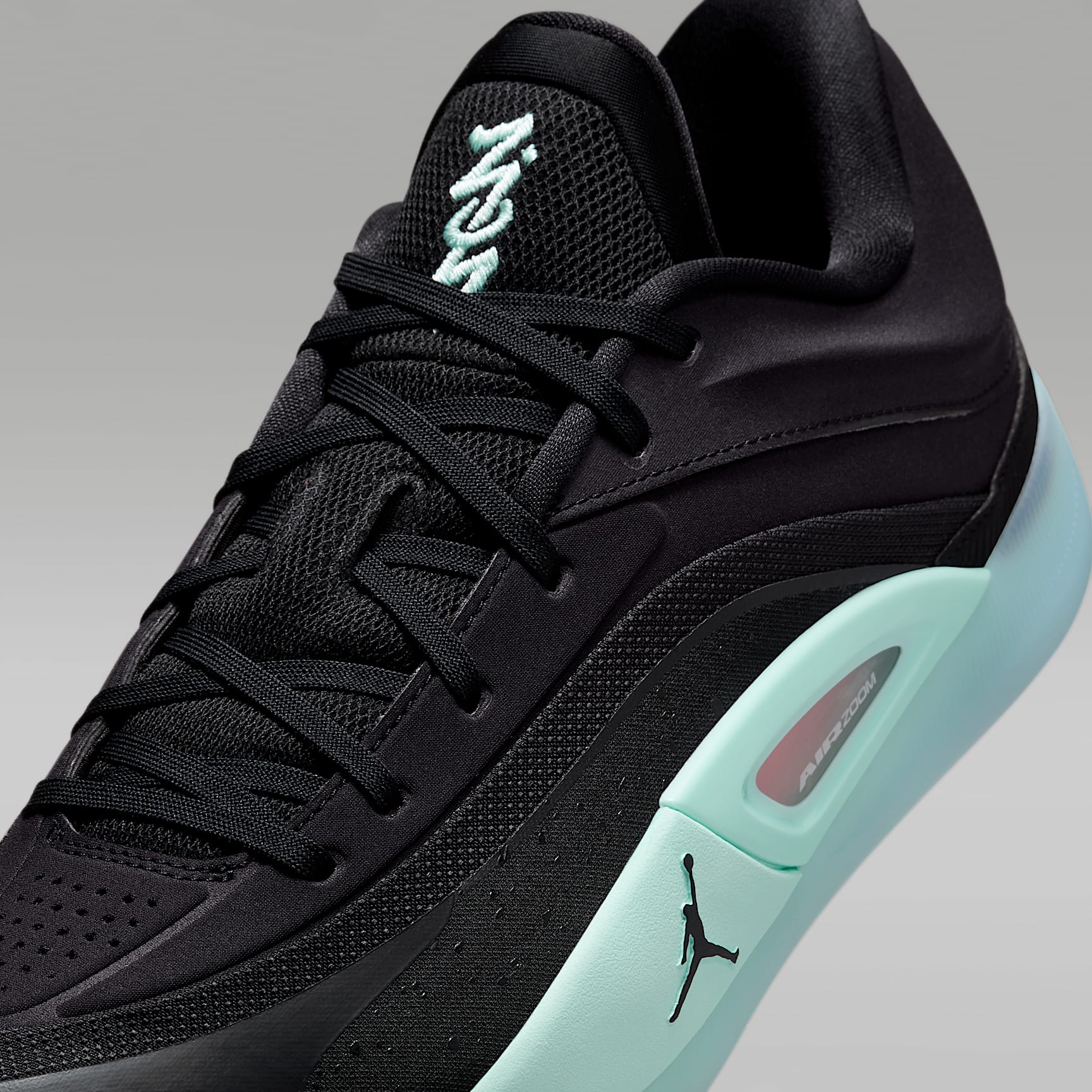 Zion 4 Basketball Shoes