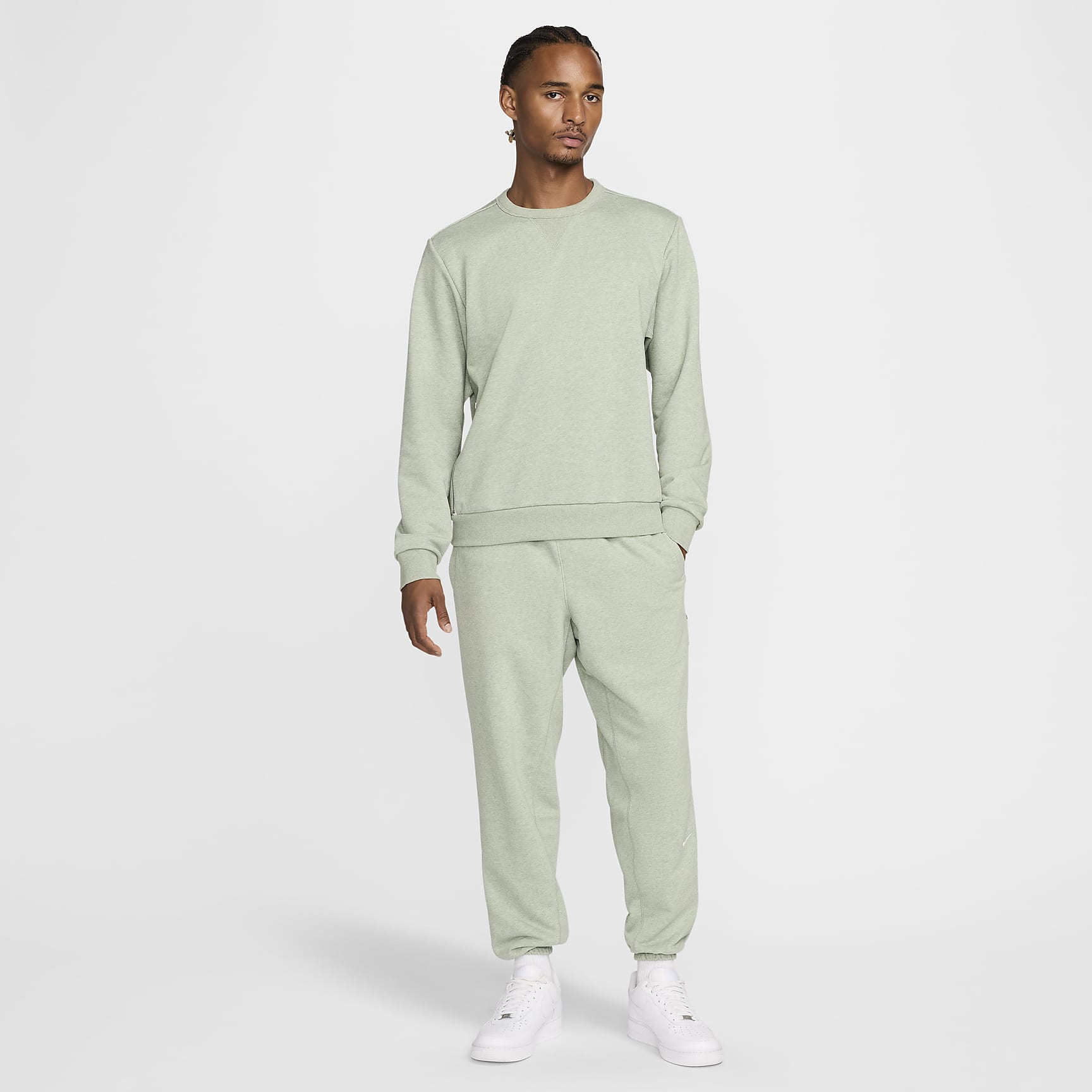 Nike Standard Issue Men's Dri-FIT Basketball Crew-Neck Sweatshirt