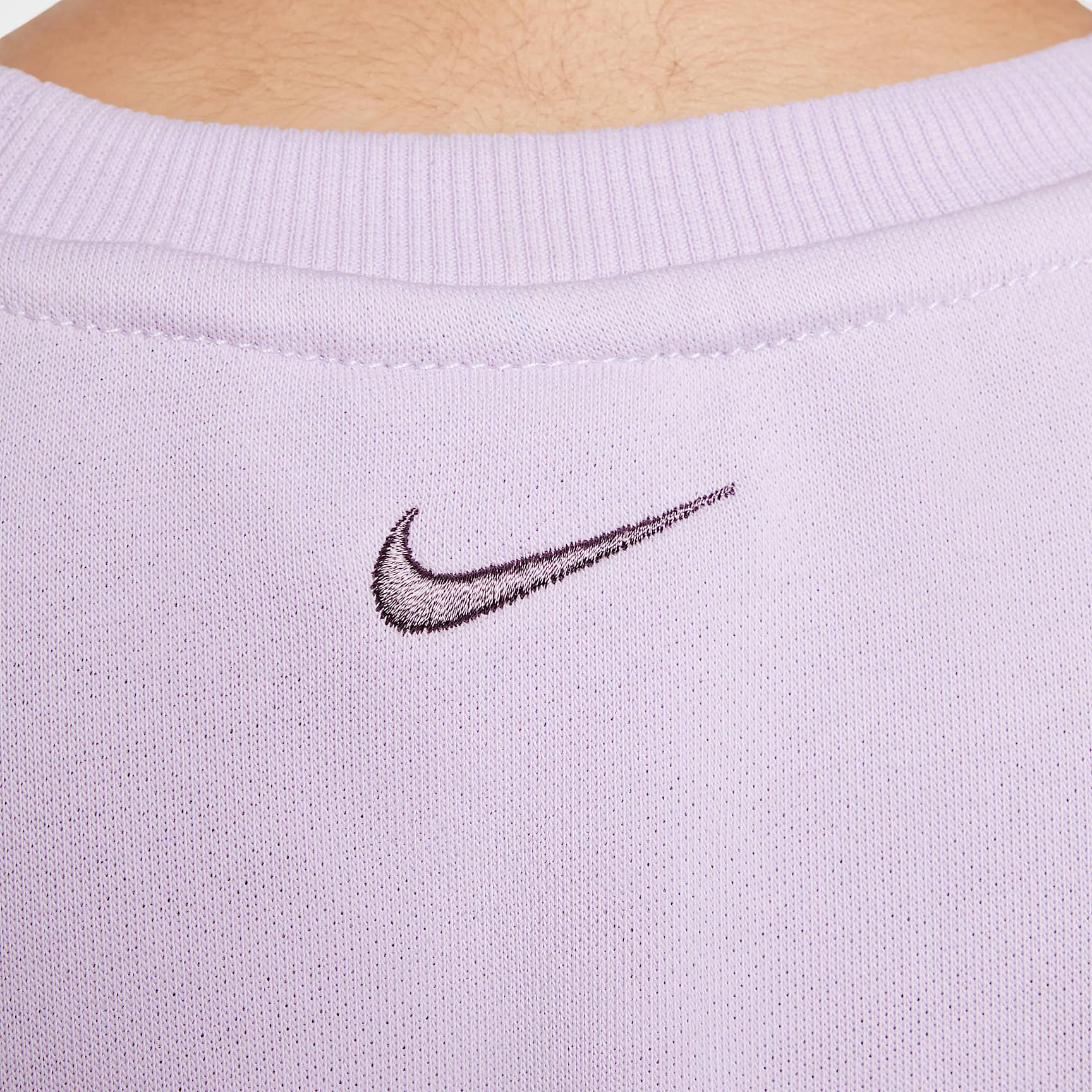 Nike Sportswear Club Girls' French Terry Crew-Neck Sweatshirt