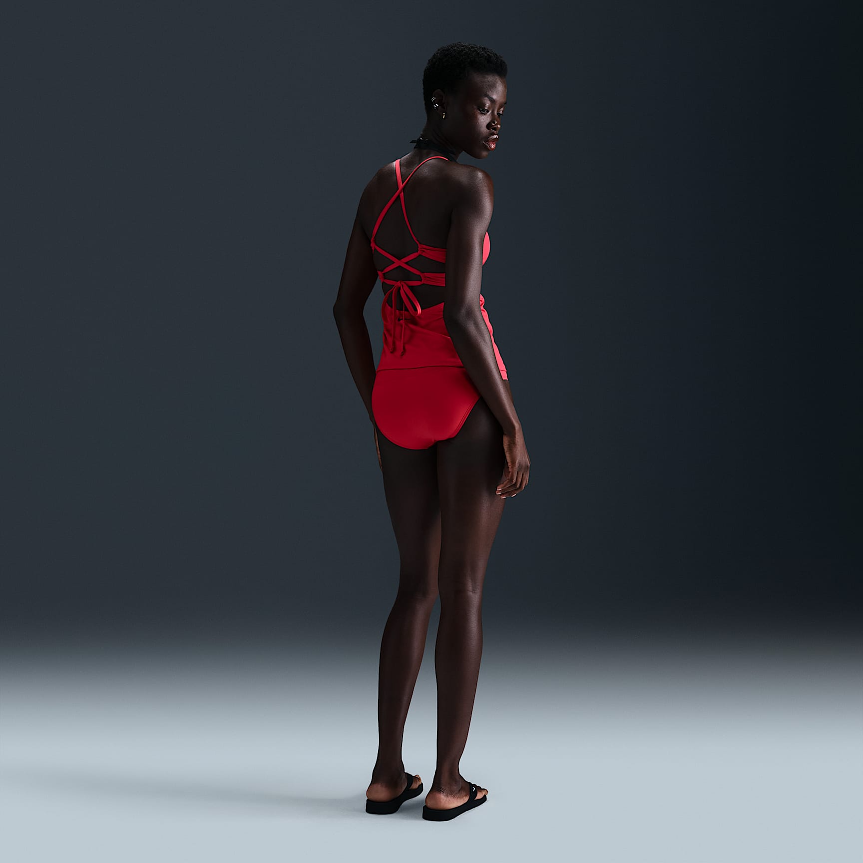 Nike Swim Essential Women's Lace-Up High-Neck Tankini