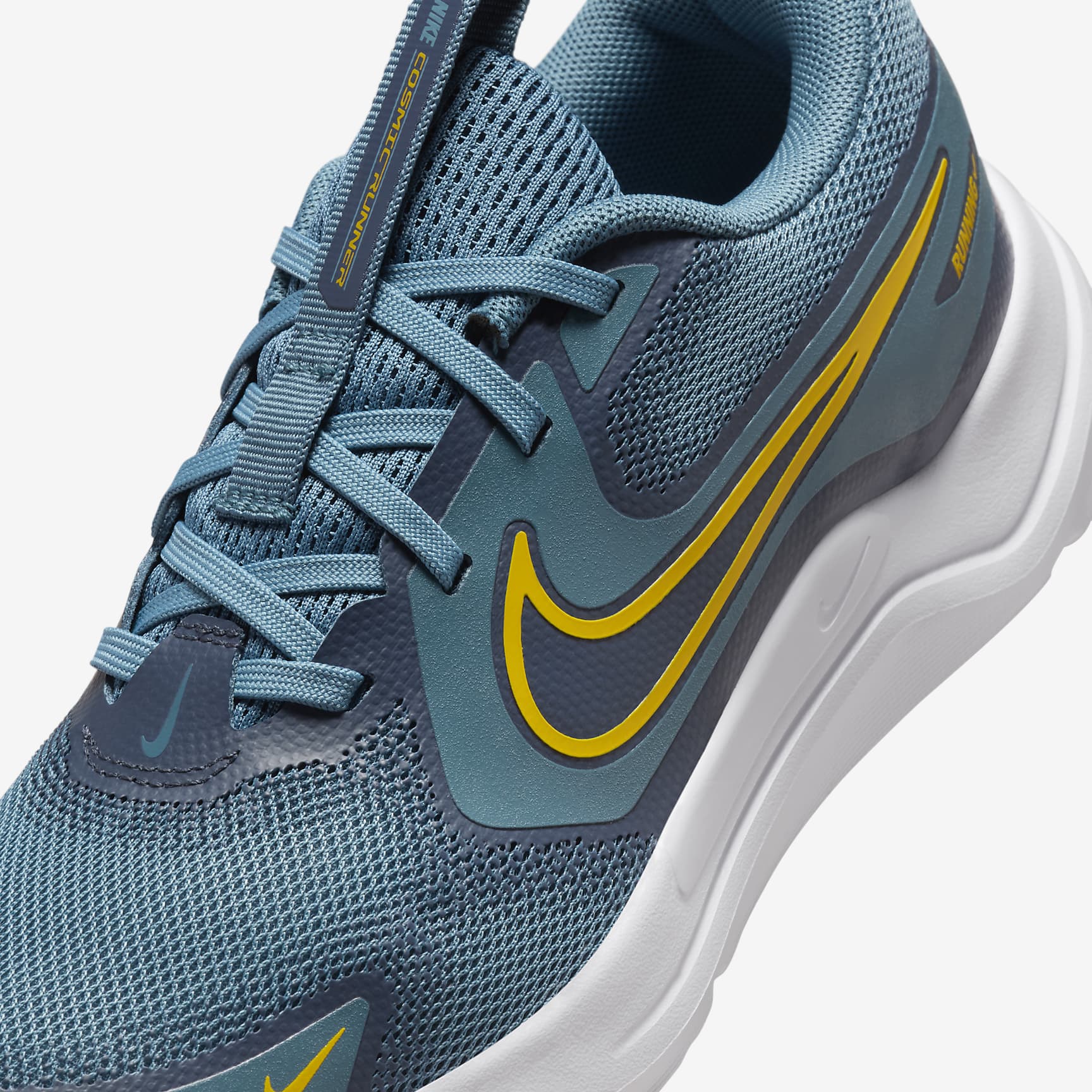 Nike Cosmic Runner Big Kids' Road Running Shoes