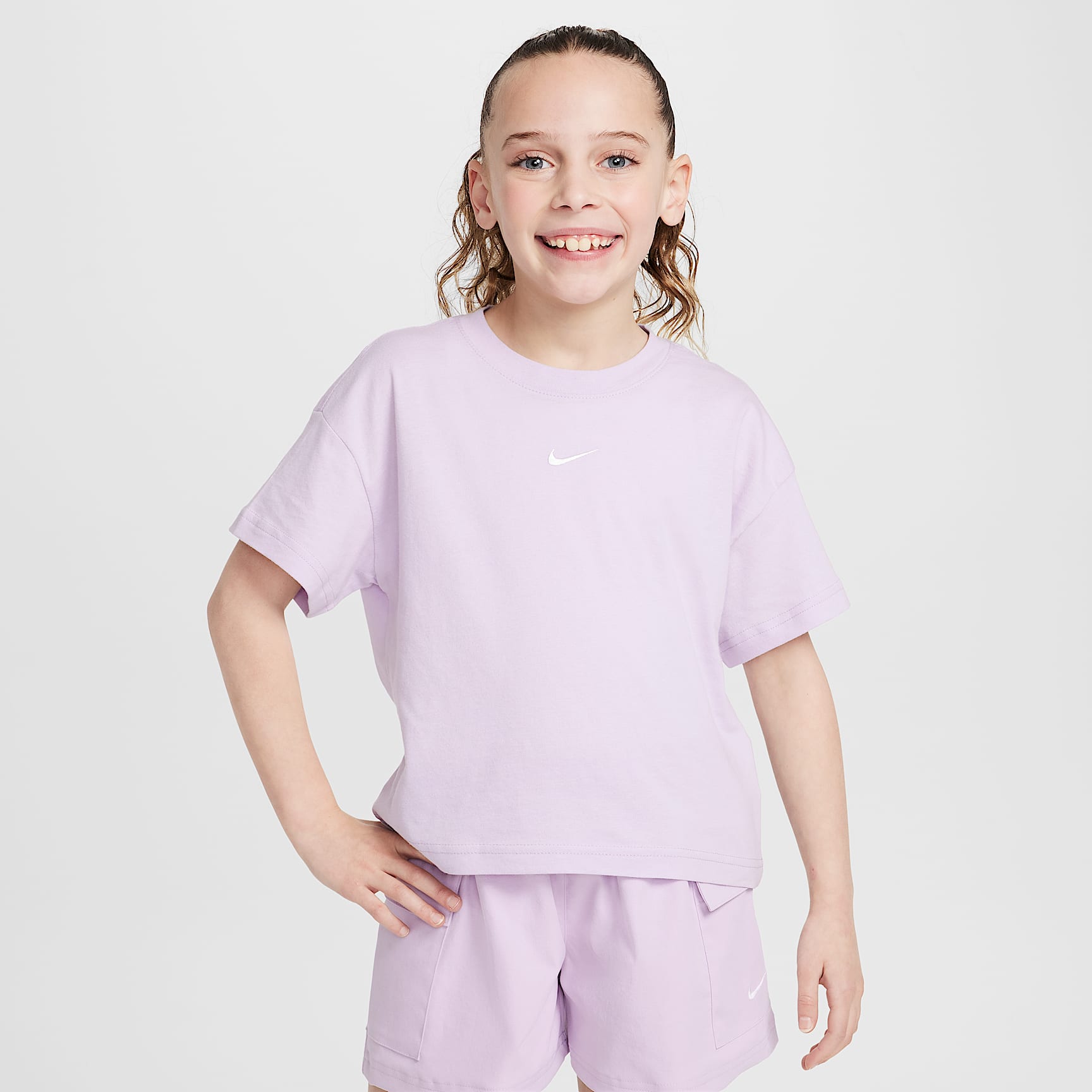 Nike Sportswear Essential Big Kids' (Girls') T-Shirt