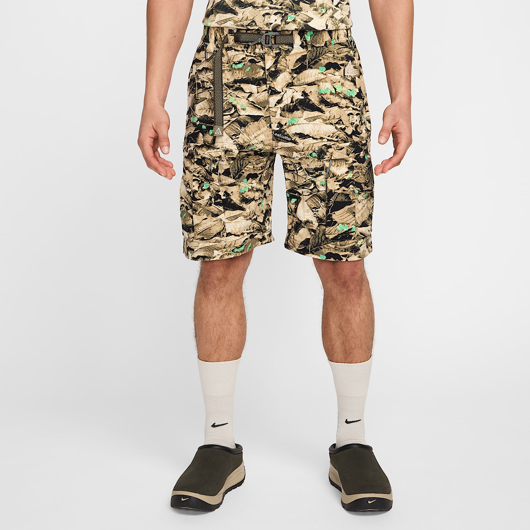 Nike ACG "Smith Summit" Water-Repellent UV Cargo Pants
