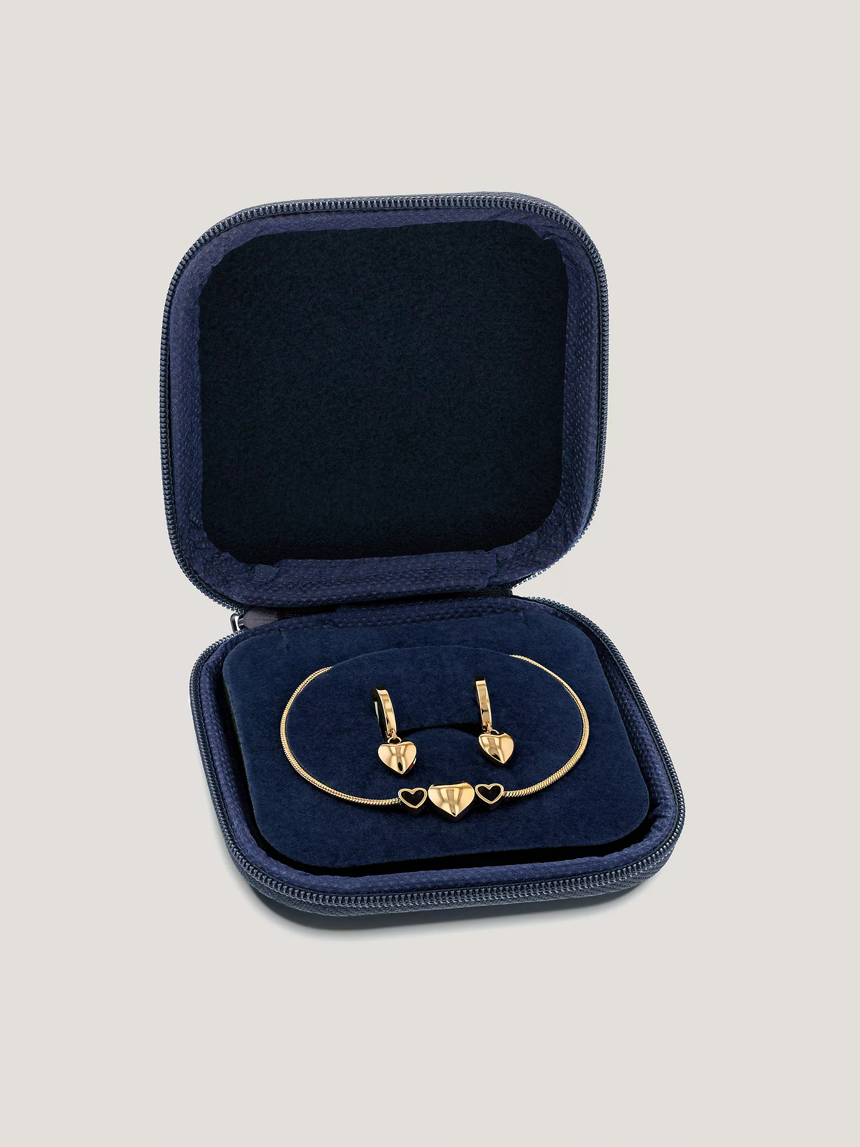 Женский браслет и серьги Tommy Hilfiger, Подарочный набор: браслет и серьги в форме сердца