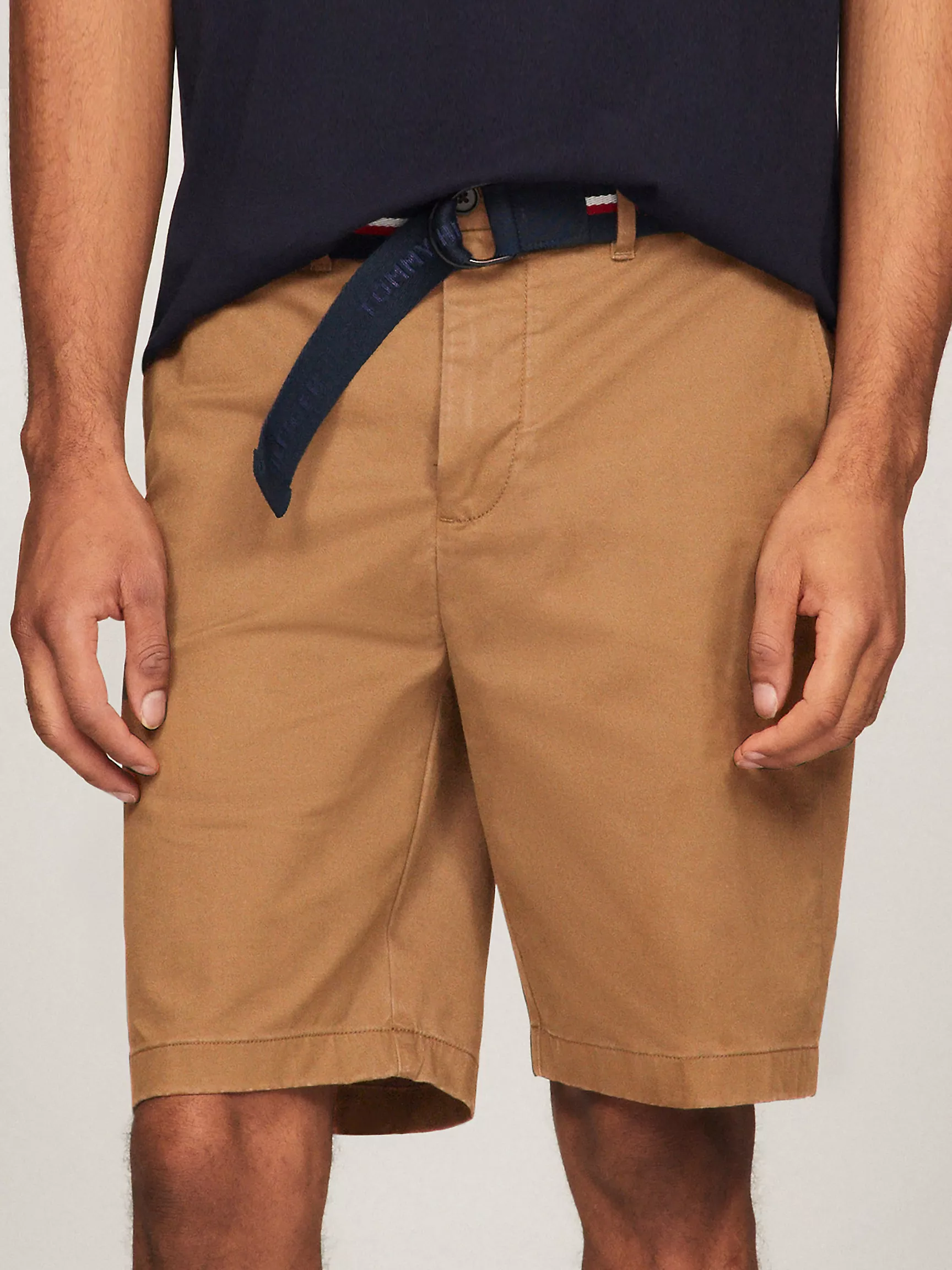 Мужские шорты Tommy Hilfiger, Твиловые шорты с поясом (9 дюймов)