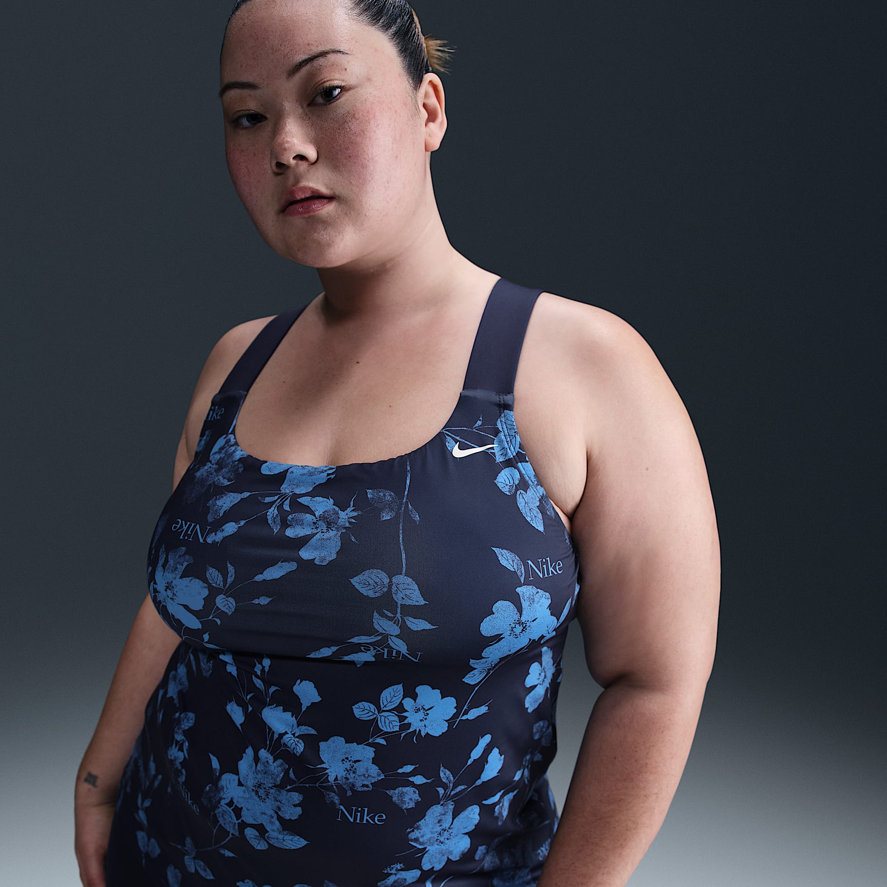 Nike Swim Essential Women's Scoop Neck Tankini- EXT