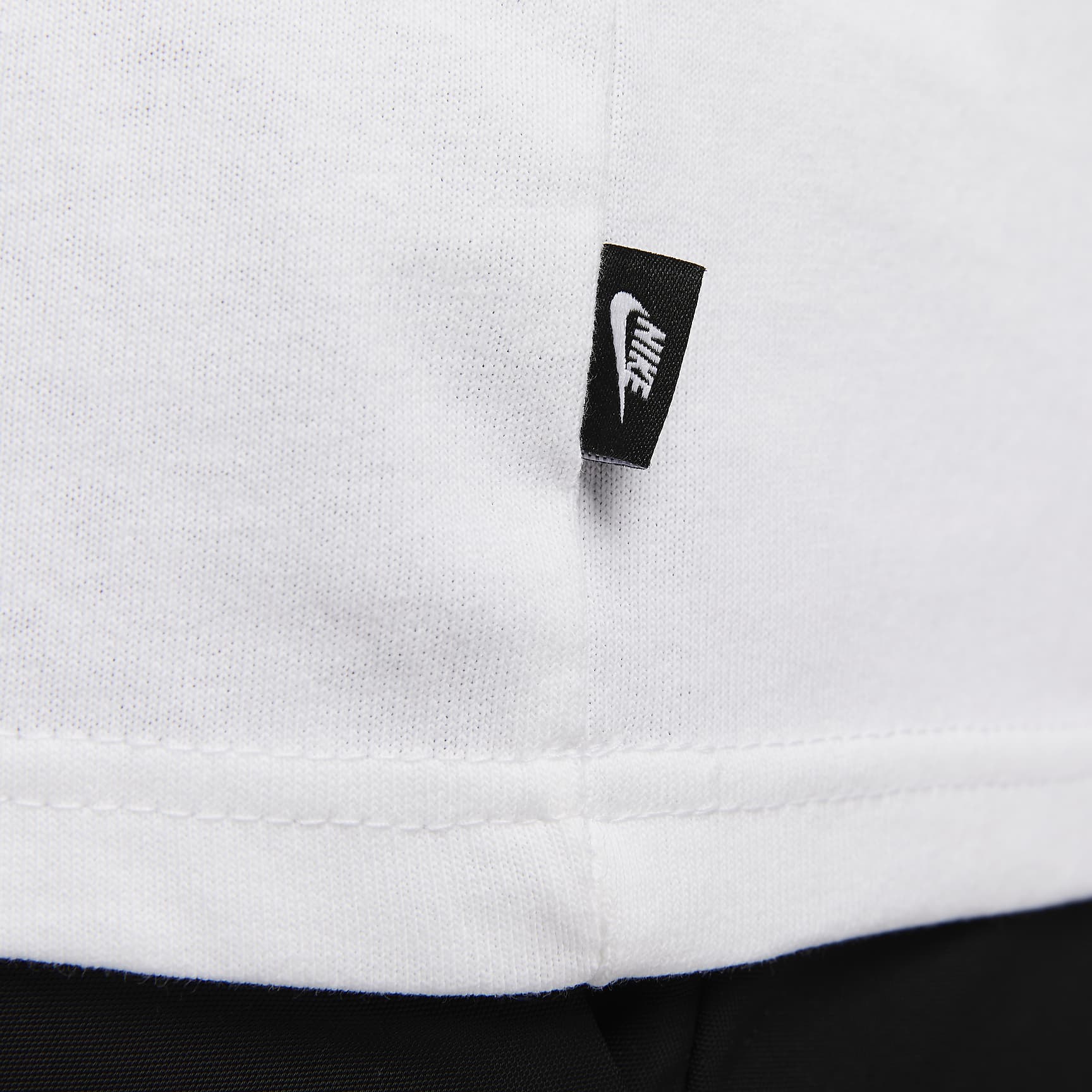 Nike Sportswear Premium Essentials Men's Pocket T-Shirt