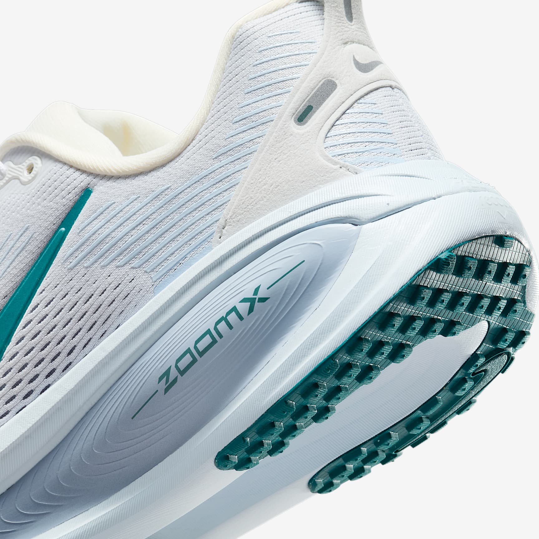 Nike Vomero 18 Women's Road Running Shoes