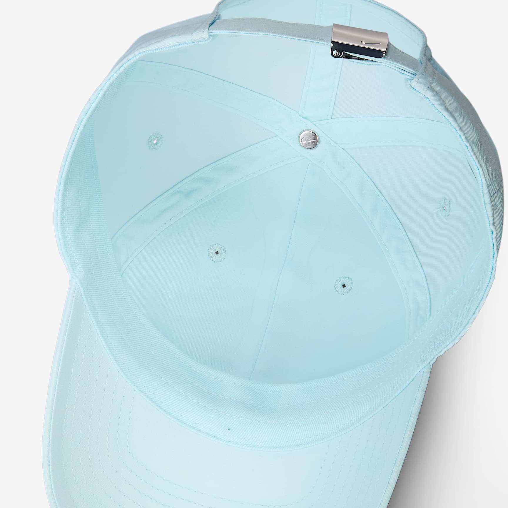 Nike Dri-FIT Club Unstructured Metal Swoosh Cap