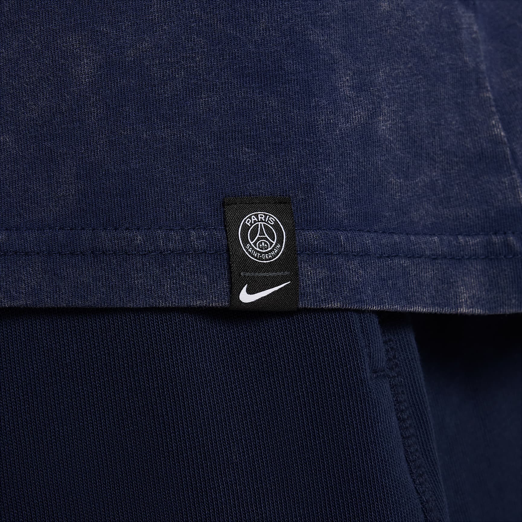 Paris Saint-Germain Premium Essentials Men's Nike Soccer T-Shirt