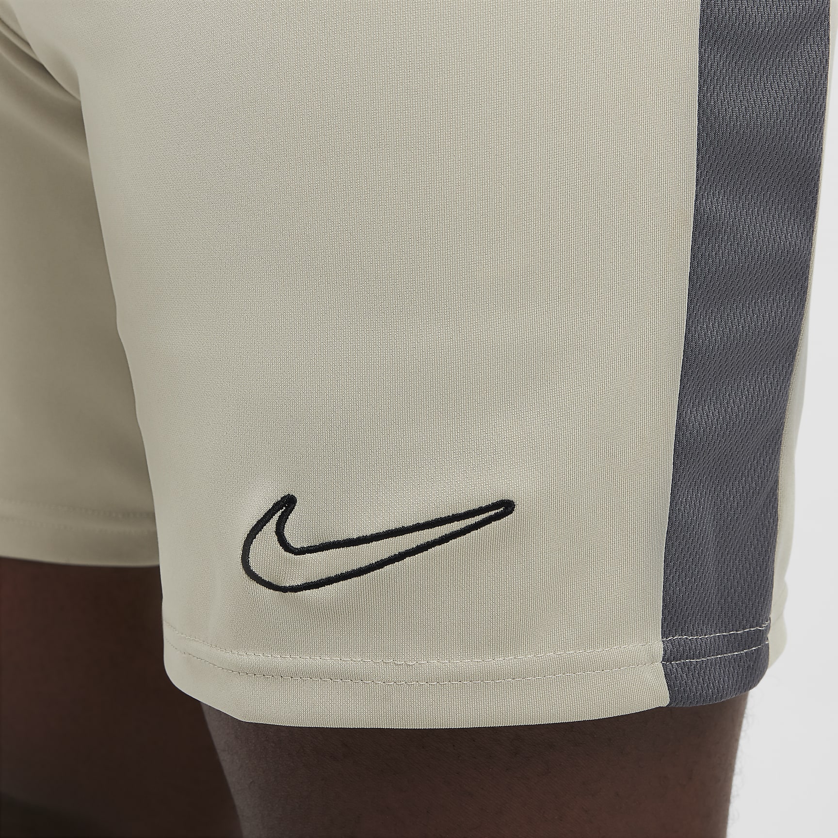 Nike Dri-FIT Academy Men's Dri-FIT Soccer Shorts
