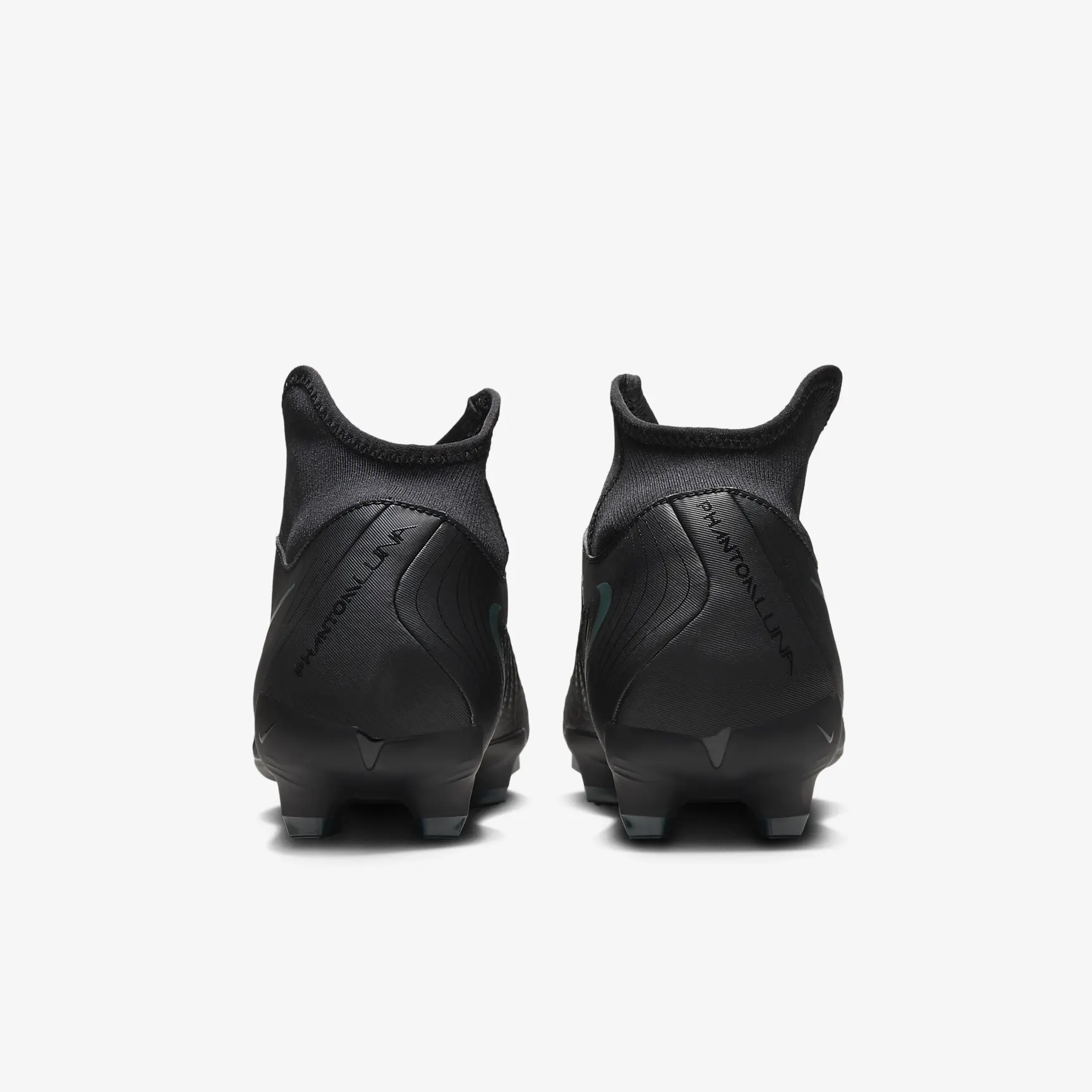 Nike Phantom Luna 2 Academy MG High-Top Soccer Cleats