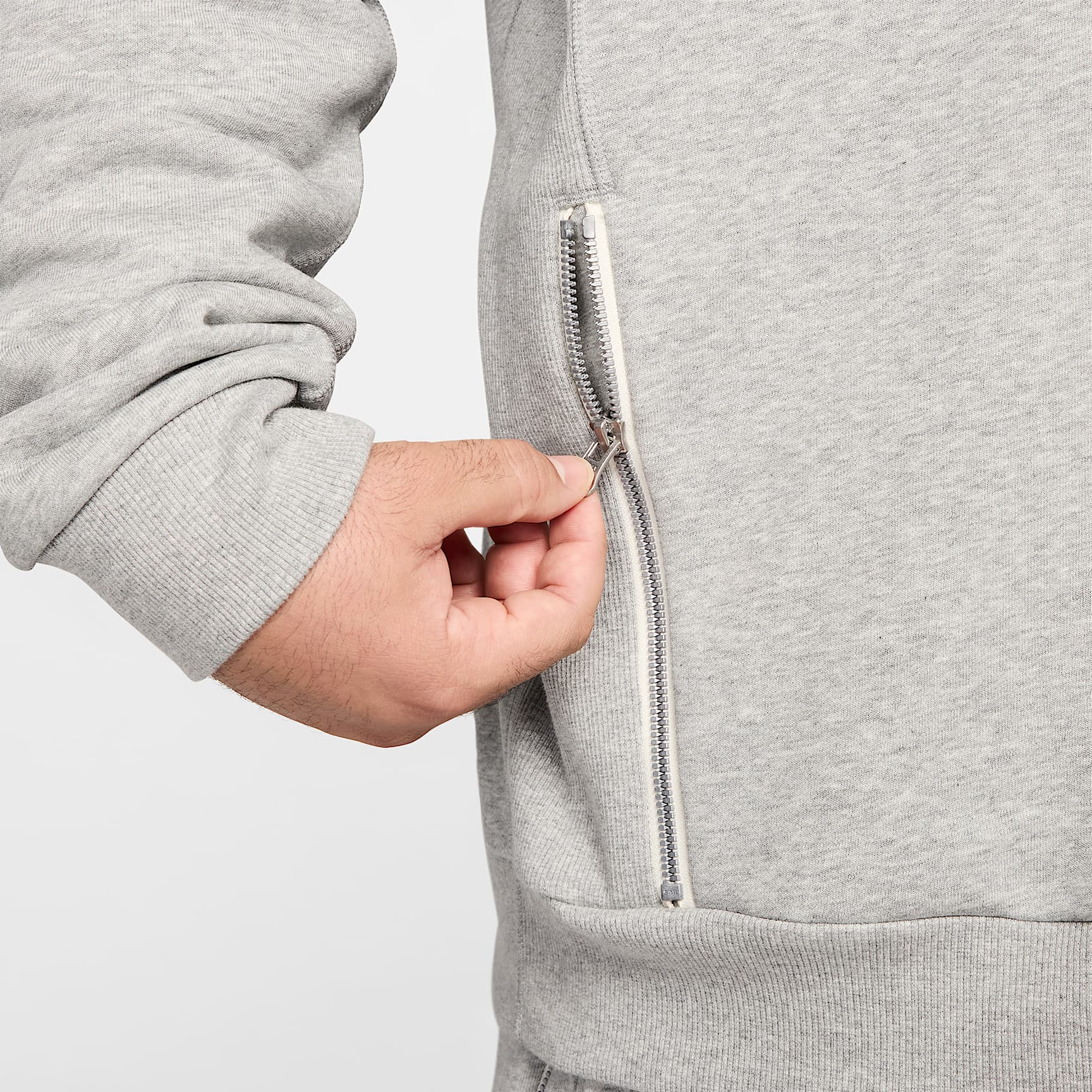 Nike Standard Issue Men's Dri-FIT Basketball Crew-Neck Sweatshirt