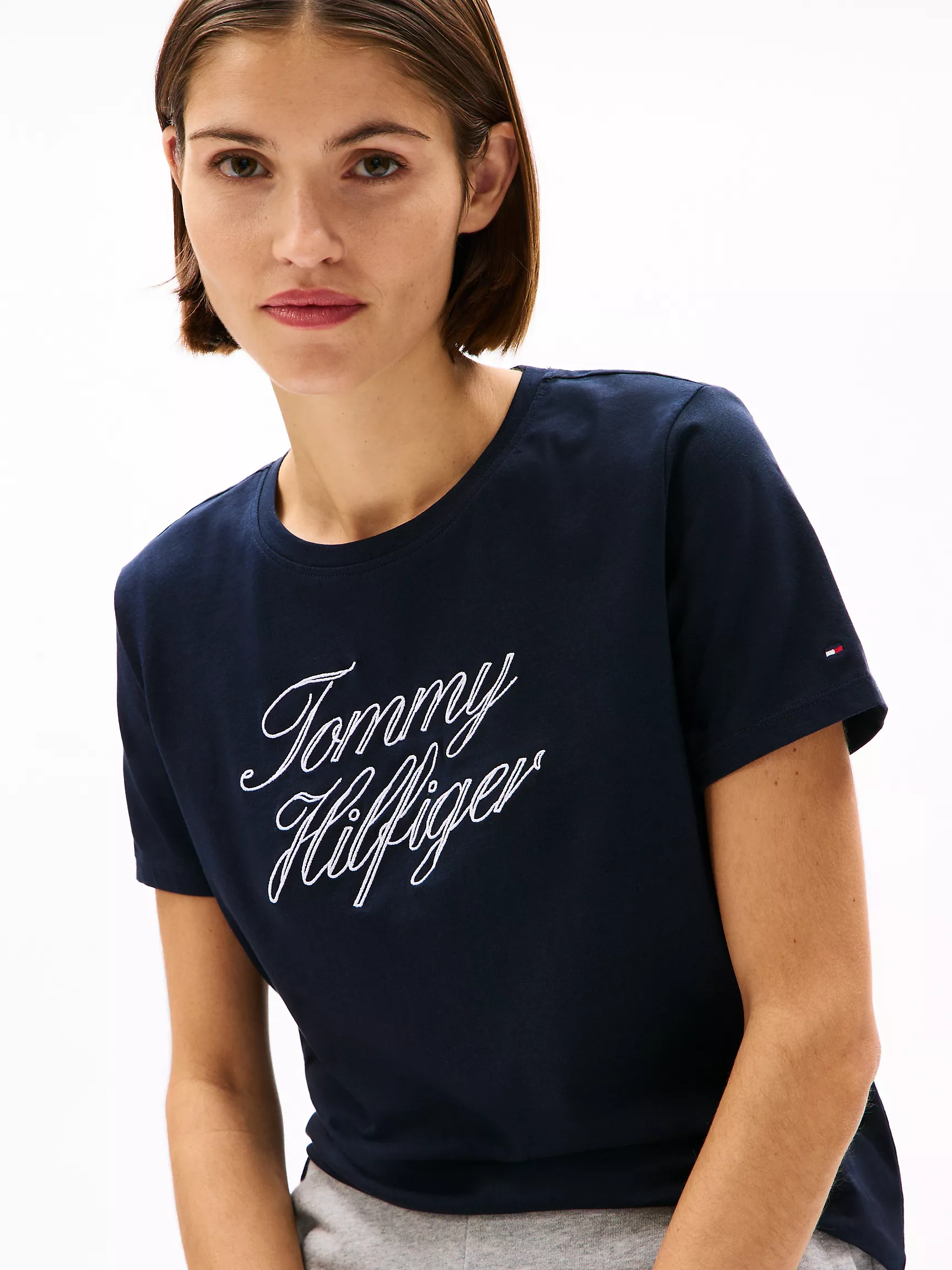 Женская футболка Tommy Hilfiger, Футболка с логотипом Hilfiger в виде рукописного текста