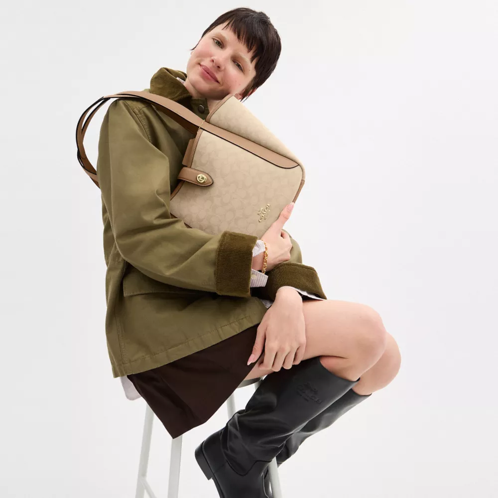 Сумка COACH Hadley Turnlock Tote Bag With Signature Canvas