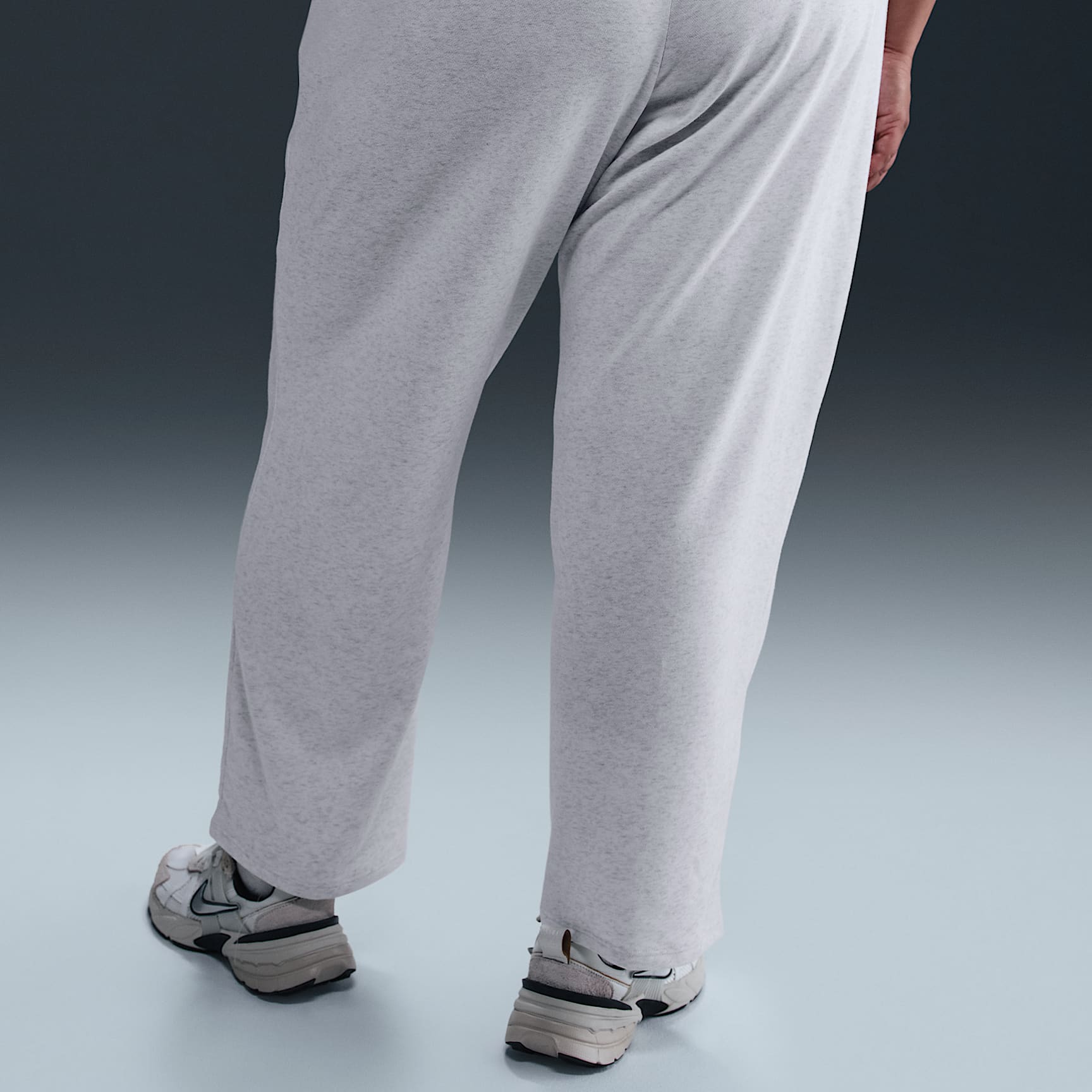 Nike Sportswear Chill Terry Women's Mid-Rise French Terry Open-Hem Sweatpants (Plus Size)