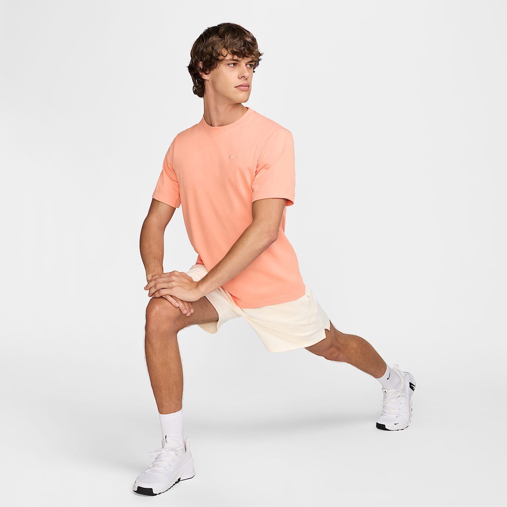 Nike Primary Men's Dri-FIT Short-Sleeve Versatile Top