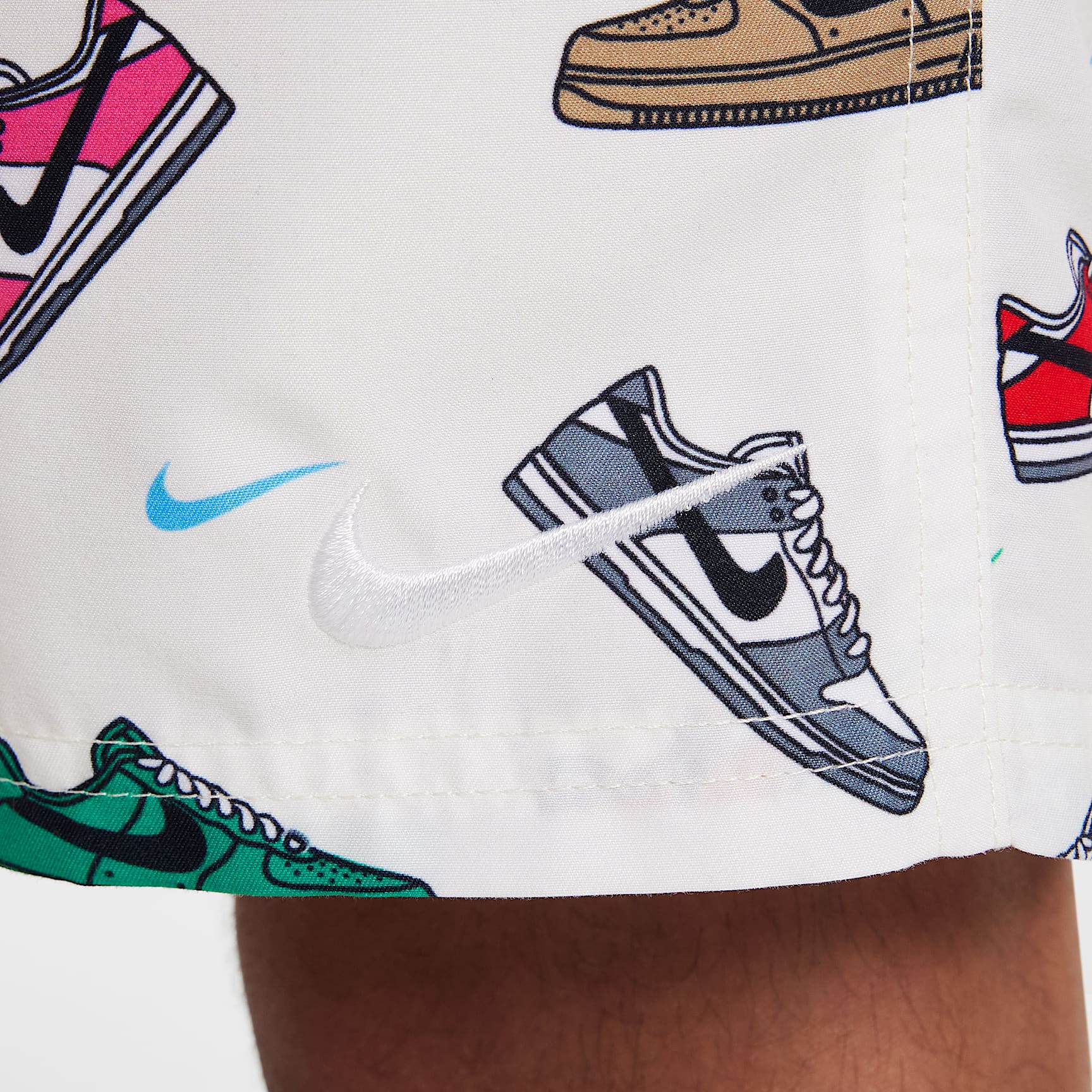 Nike Swim Breaker Big Kids' (Boys') 7" Brief-Lined Volley Shorts