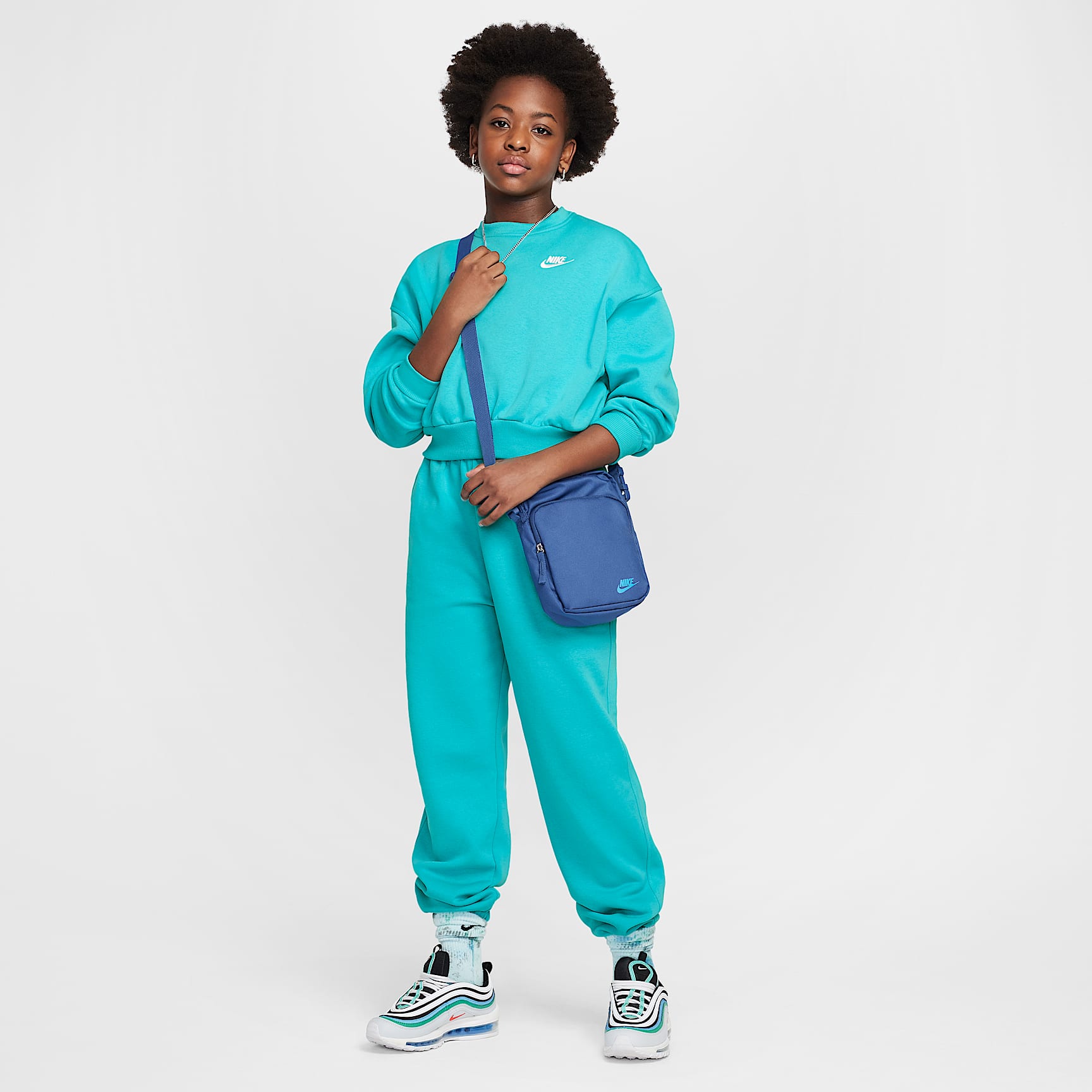 Nike Sportswear Club Fleece Girls' Boxy Crew-Neck Sweatshirt